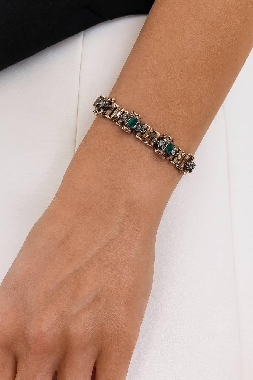 Antiguo diamante esmeralda pulsera de oro rosa , 1890s Artesano en venta