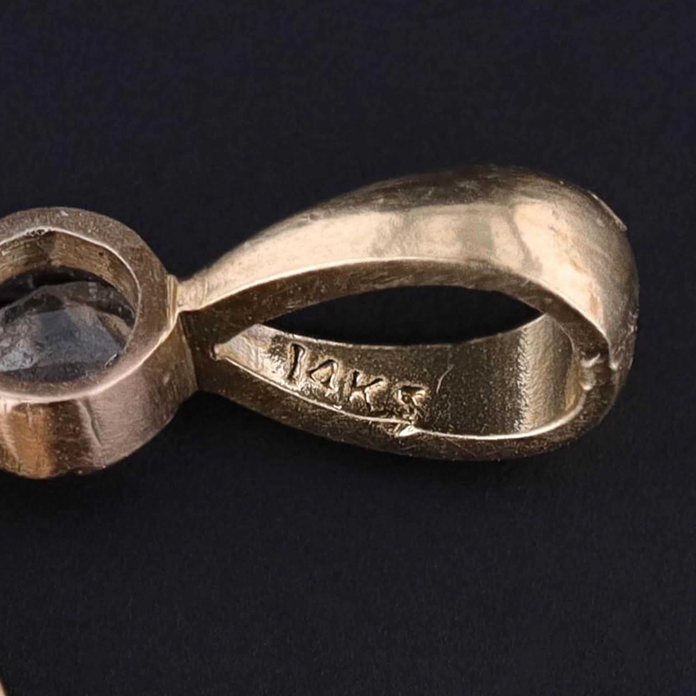 Pendentif ancien en or 14k avec diamant et oiseau en émail Excellent état - En vente à Lewisburg, PA