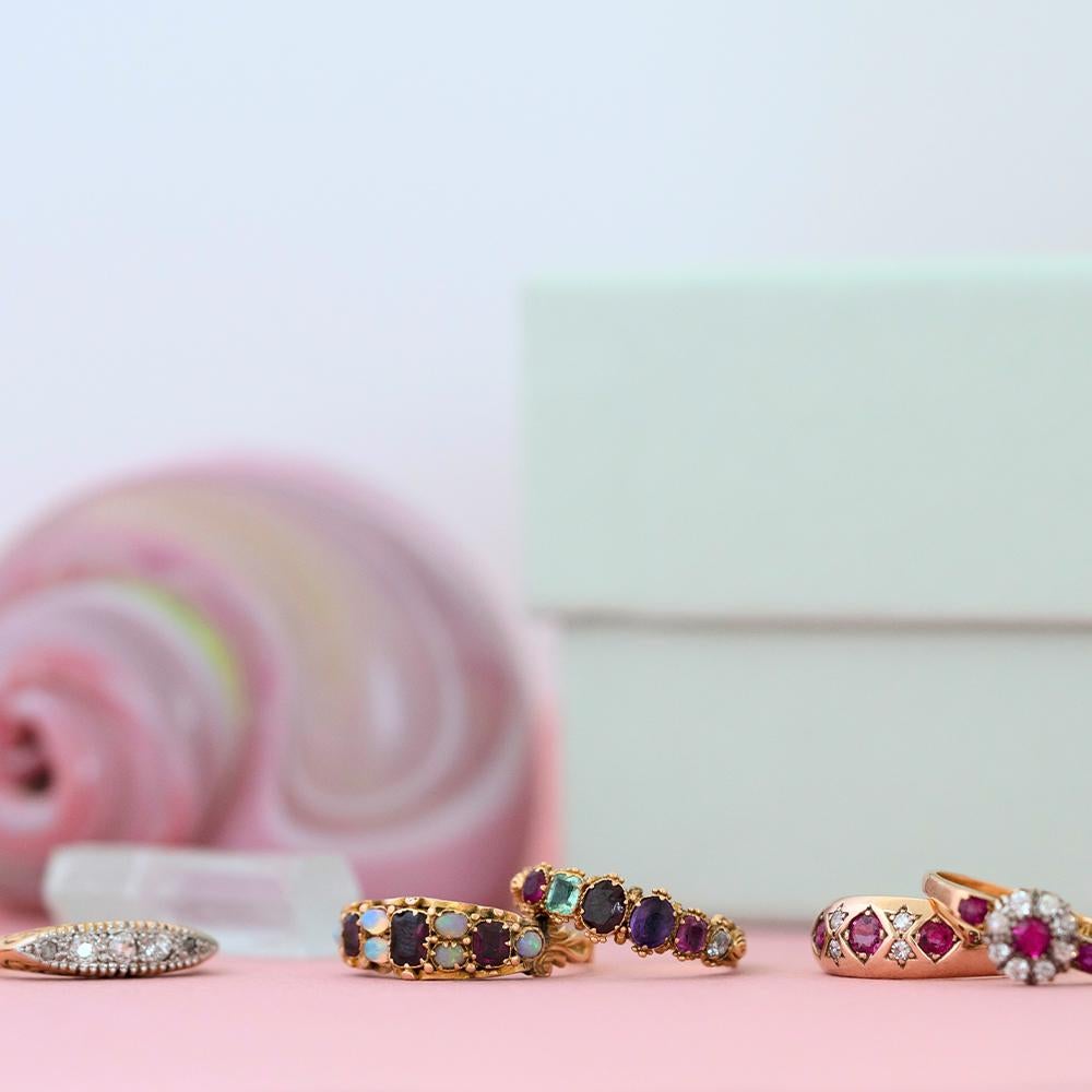 De las mujeres Anillo antiguo de cinco piedras de diamantes en oro de 18 ct y platino en venta