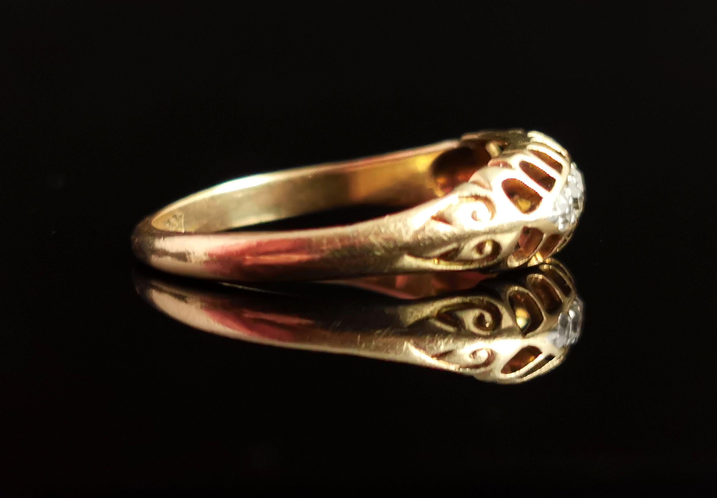 Antique Diamond Five Stone Ring, 18 Karat Yellow Gold, Edwardian For Sale 3