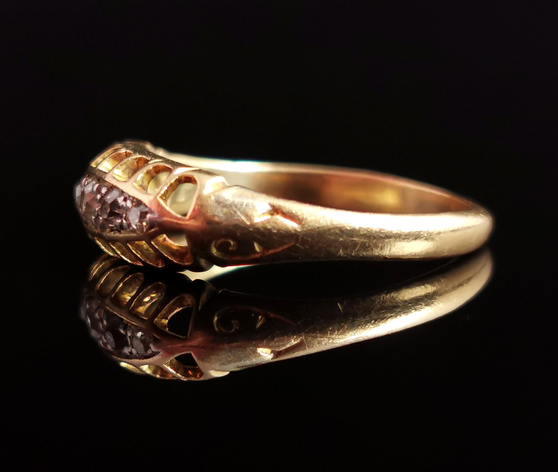 Antique Diamond Five Stone Ring, 18 Karat Yellow Gold, Edwardian For Sale 5