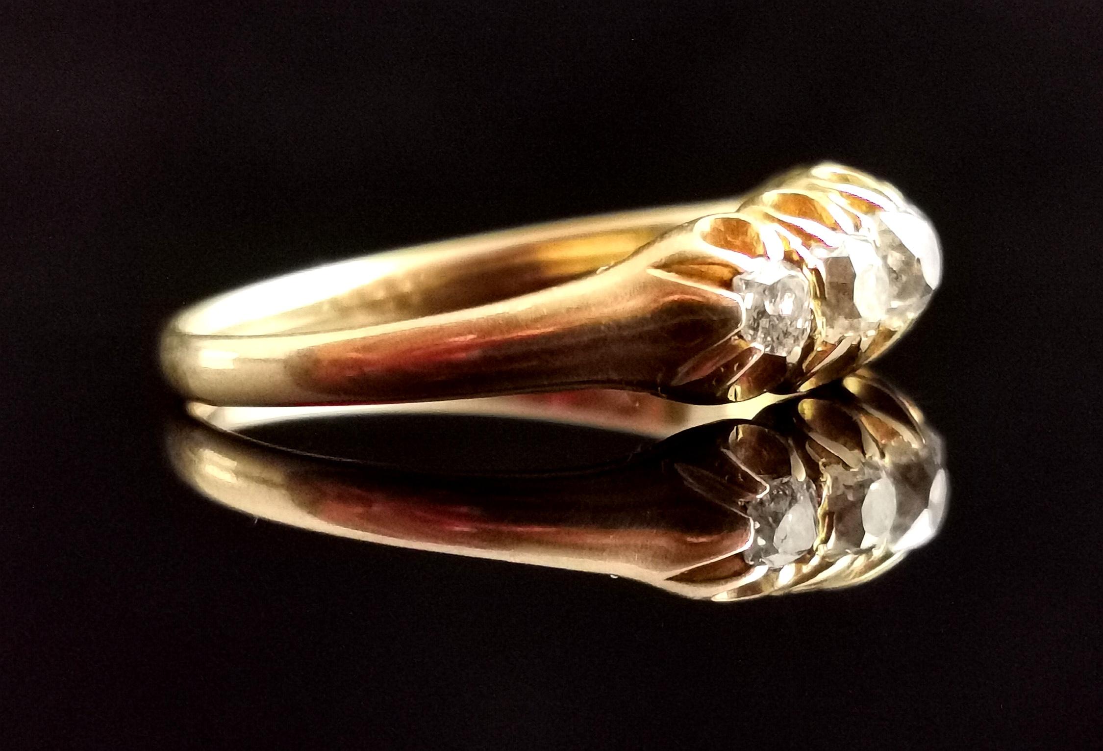 Antique diamond five stone ring, 18 karat yellow gold, Victorian  For Sale 2