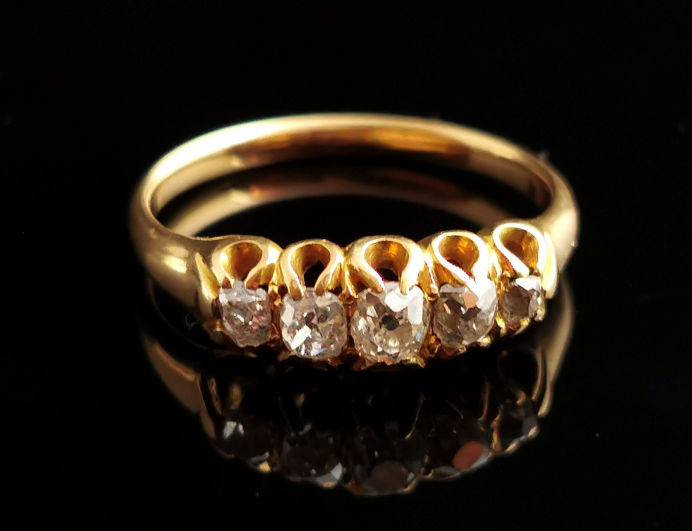 Antique diamond five stone ring, 18 karat yellow gold, Victorian  For Sale 10