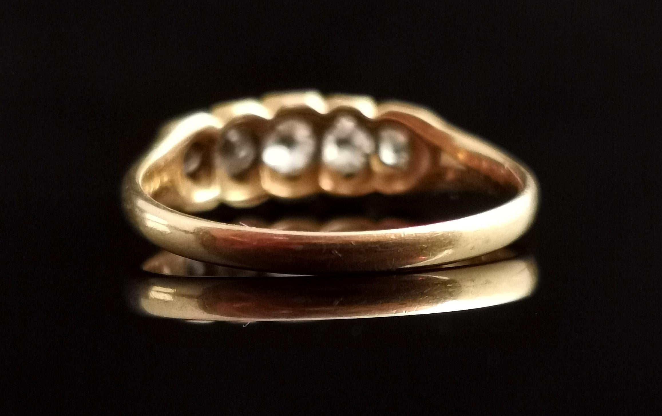 Women's Antique diamond five stone ring, 18 karat yellow gold, Victorian  For Sale