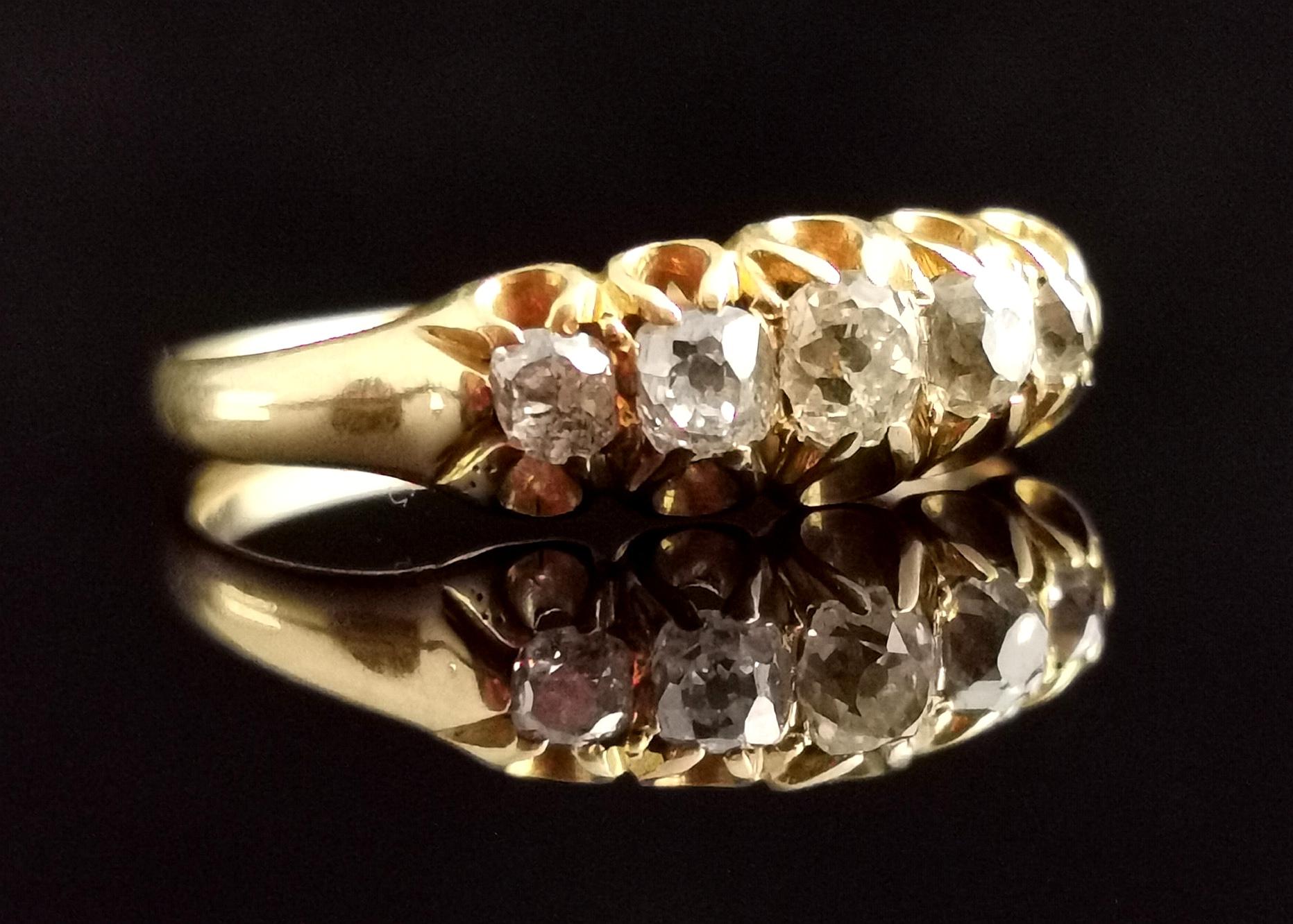 Antique diamond five stone ring, 18 karat yellow gold, Victorian  For Sale 1