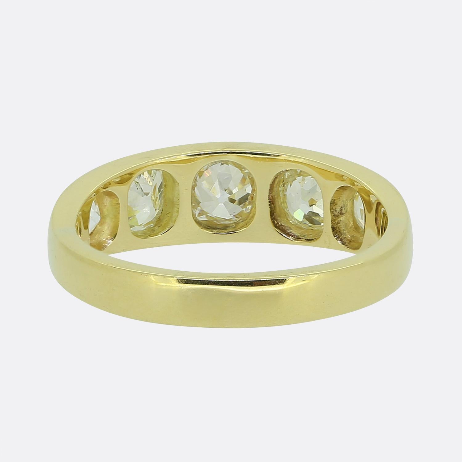 Anello antico a cinque pietre con diamante In condizioni buone in vendita a London, GB