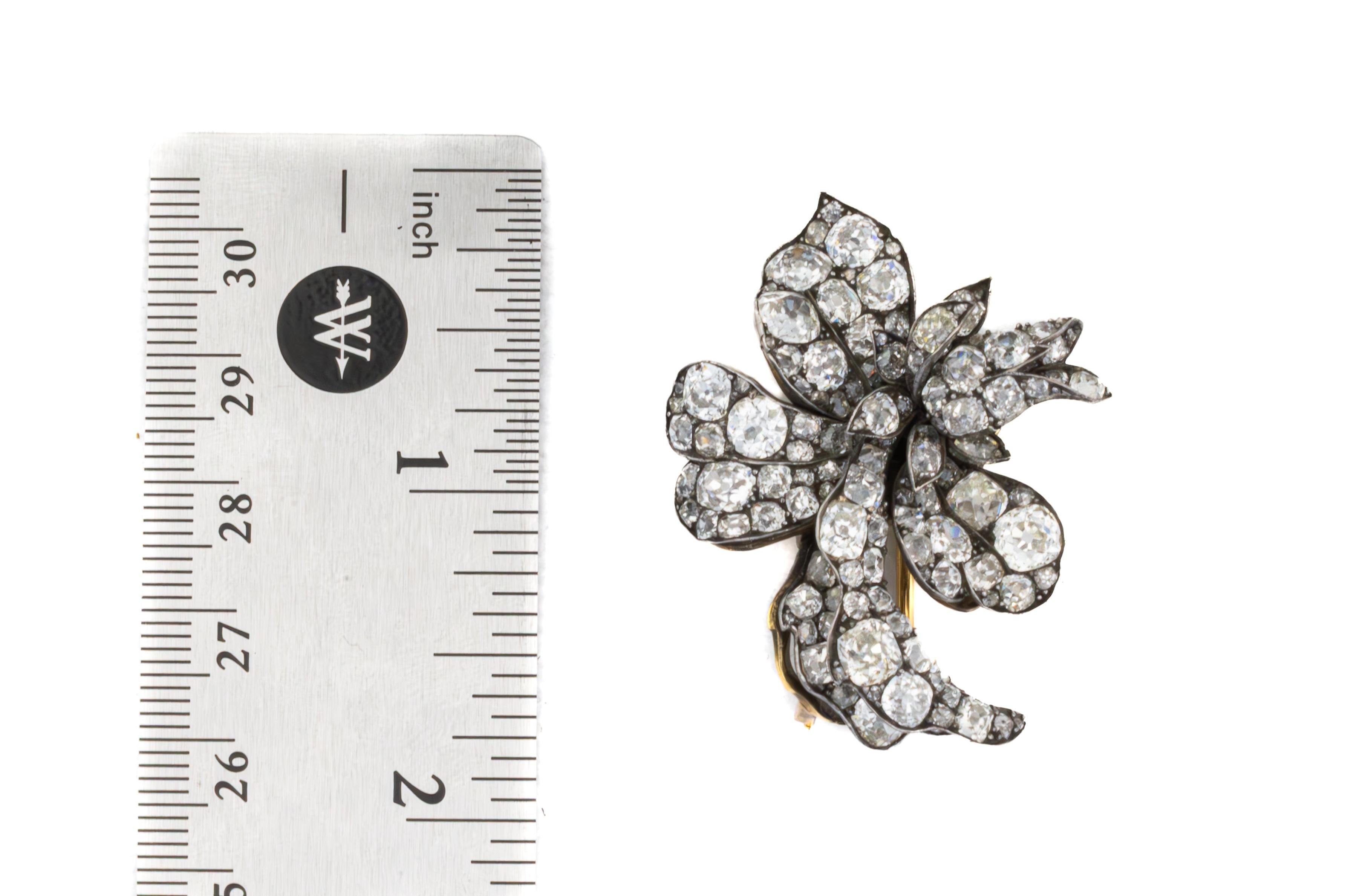Taille vieille mine Broche florale ancienne en argent et plaquée or en vente