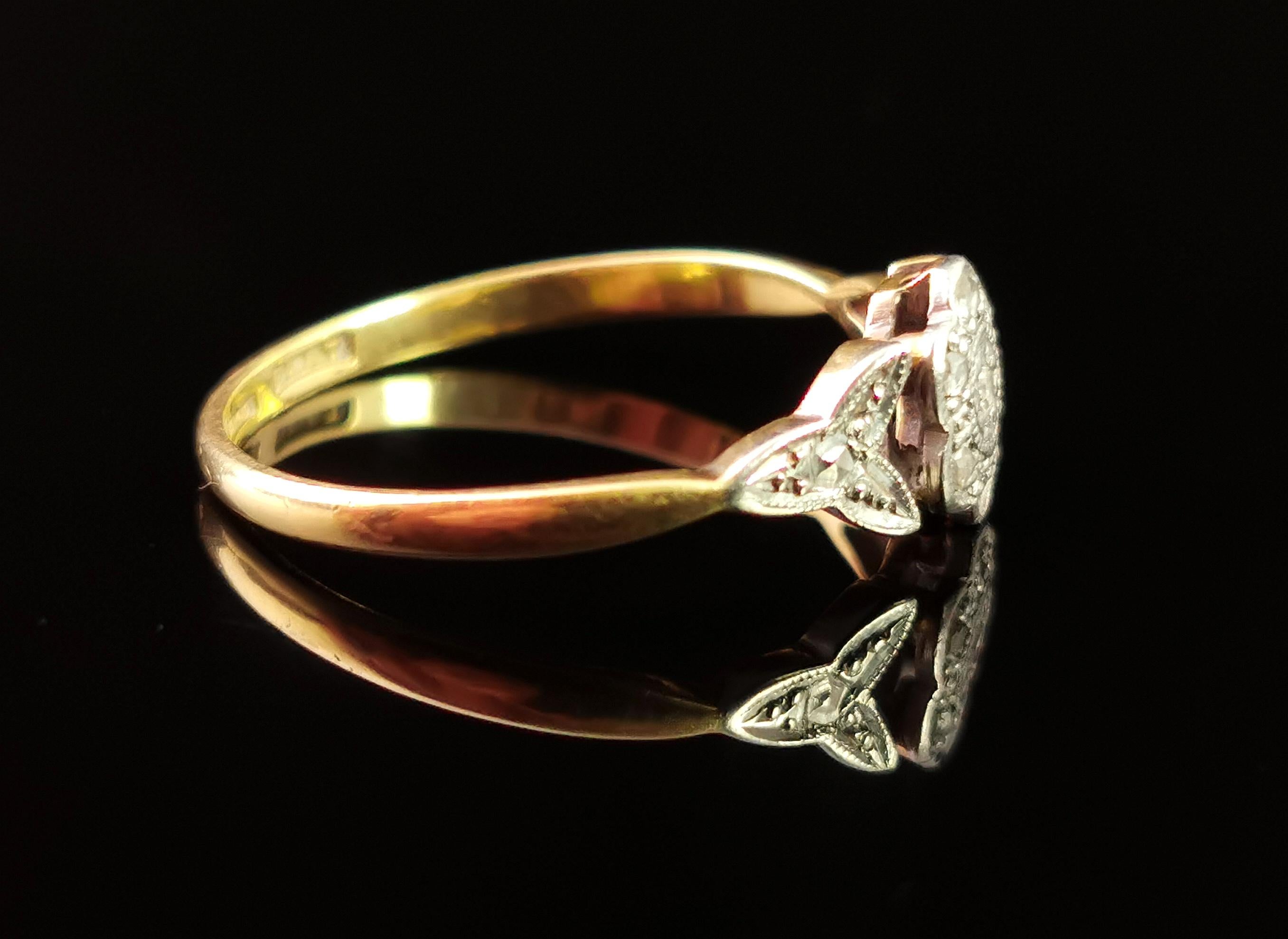 Art Nouveau Antique Diamond Flower Ring, 18 Karat Yellow Gold and Platinum