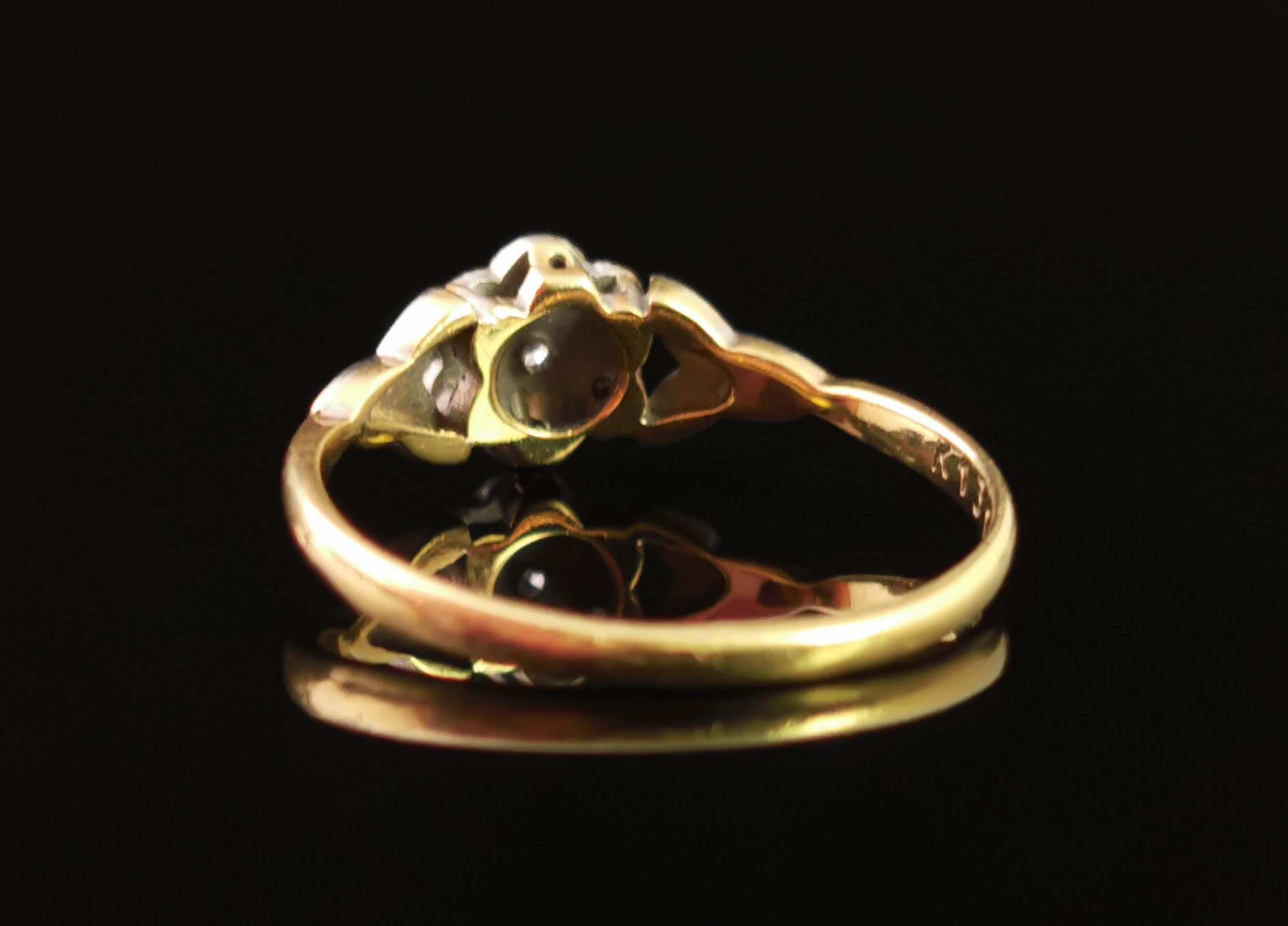 Antique Diamond Flower Ring, 18 Karat Yellow Gold and Platinum In Fair Condition In NEWARK, GB