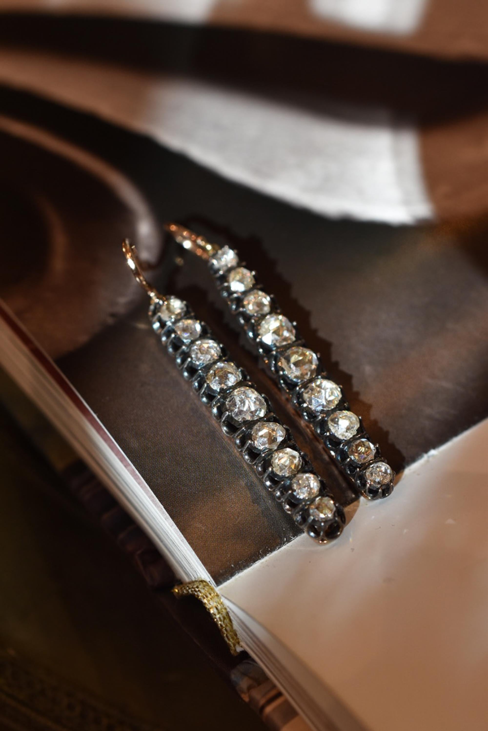 Antica suite di collana e orecchini con frangia di diamanti, circa 1880 In condizioni buone in vendita a New York, NY
