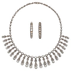 Antica suite di collana e orecchini con frangia di diamanti, circa 1880