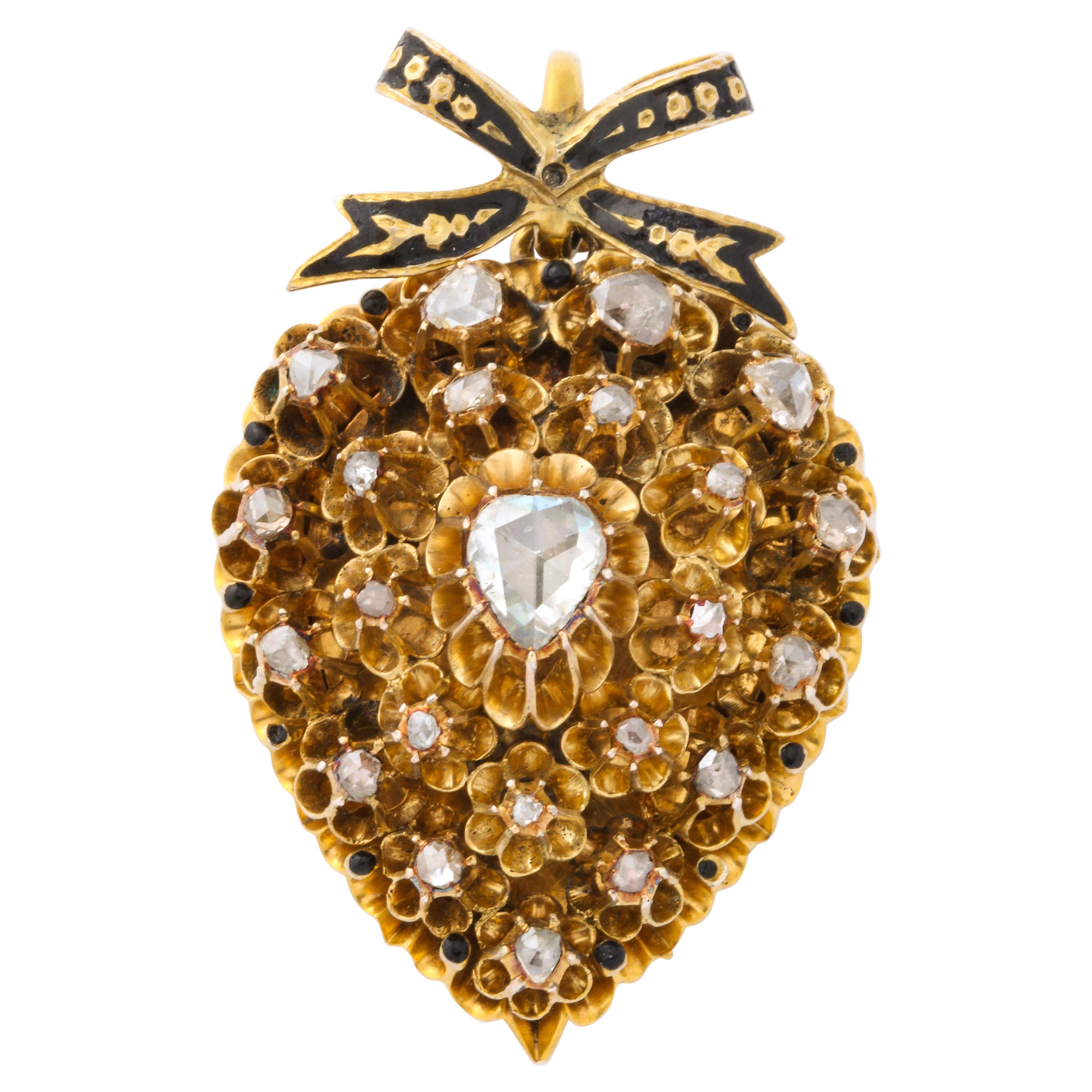 Médaillon ancien en forme de cœur en diamants roses avec nœud papillon