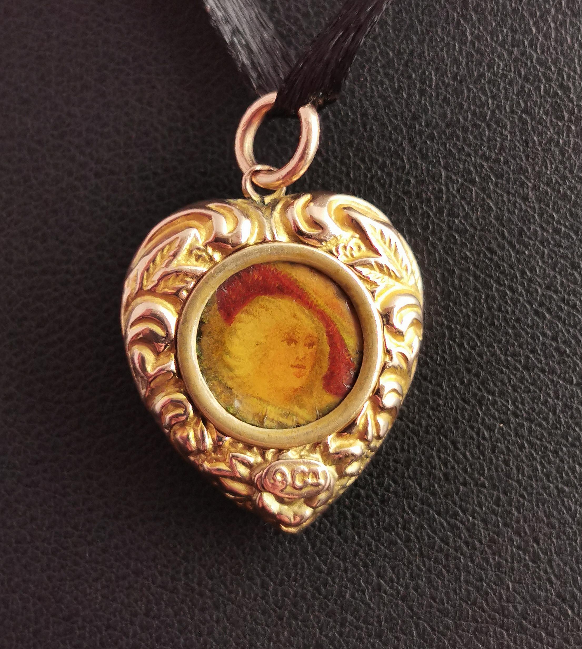 Antique Diamond Heart Pendant, 9k Yellow Gold, Locket Back  In Fair Condition In NEWARK, GB