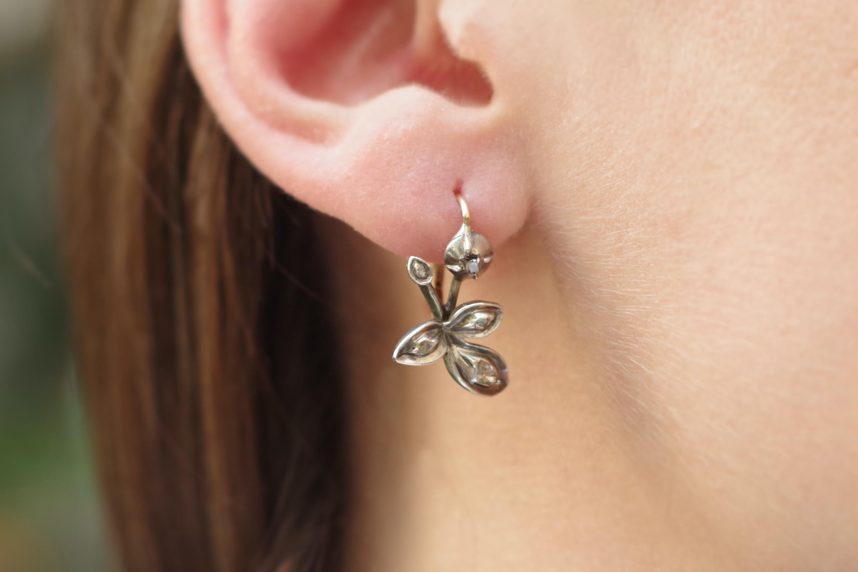 Antique Diamond Leaf Earrings in Gold and Silver, French Regional Earrings In Fair Condition In PARIS, FR
