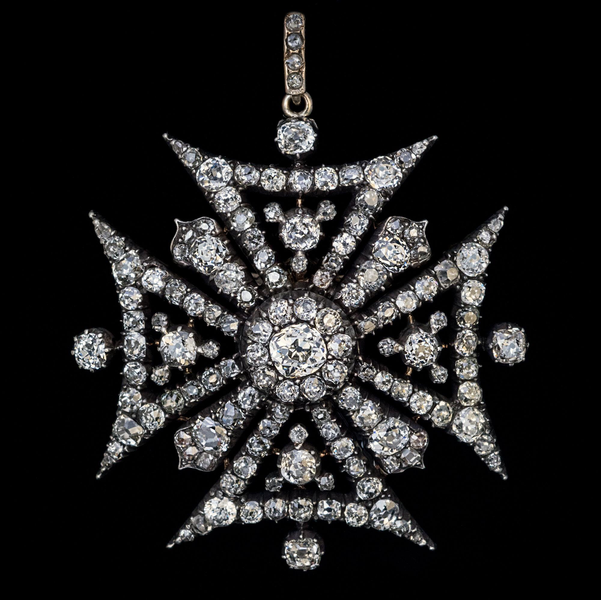 Pendentif broche ancienne en forme de croix de Malte en diamants, c. 1850 Unisexe en vente