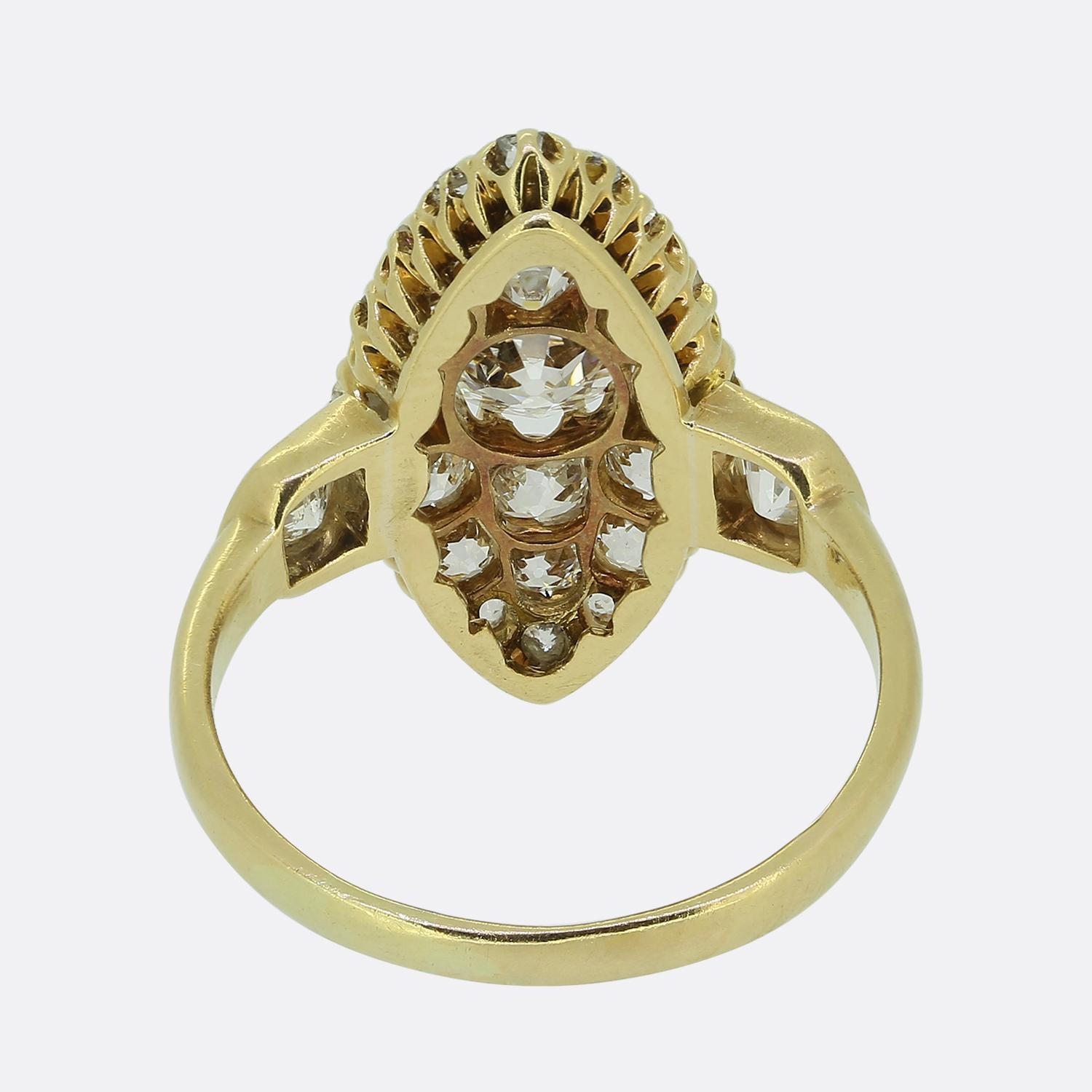 Taille vieille Europe Bague navette ancienne avec diamants en vente