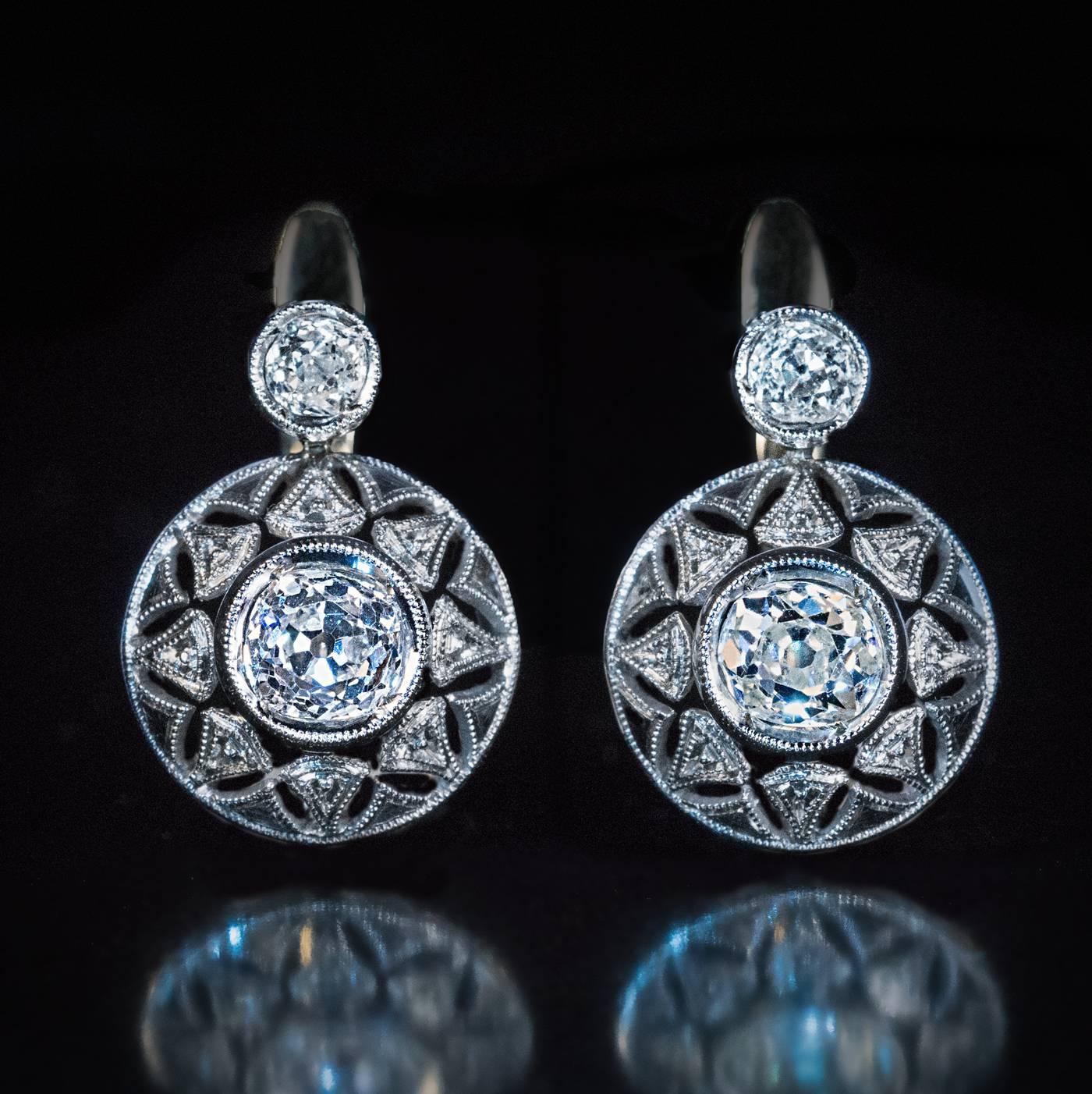 Antique Diamond Platinum Gold Openwork Earrings In Excellent Condition For Sale In Chicago, IL