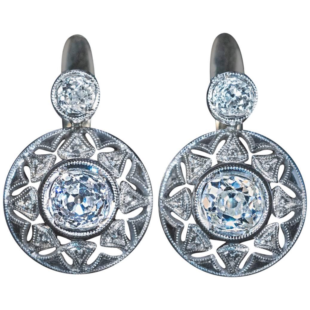 Boucles d'oreilles ajourées anciennes en or et platine avec diamants