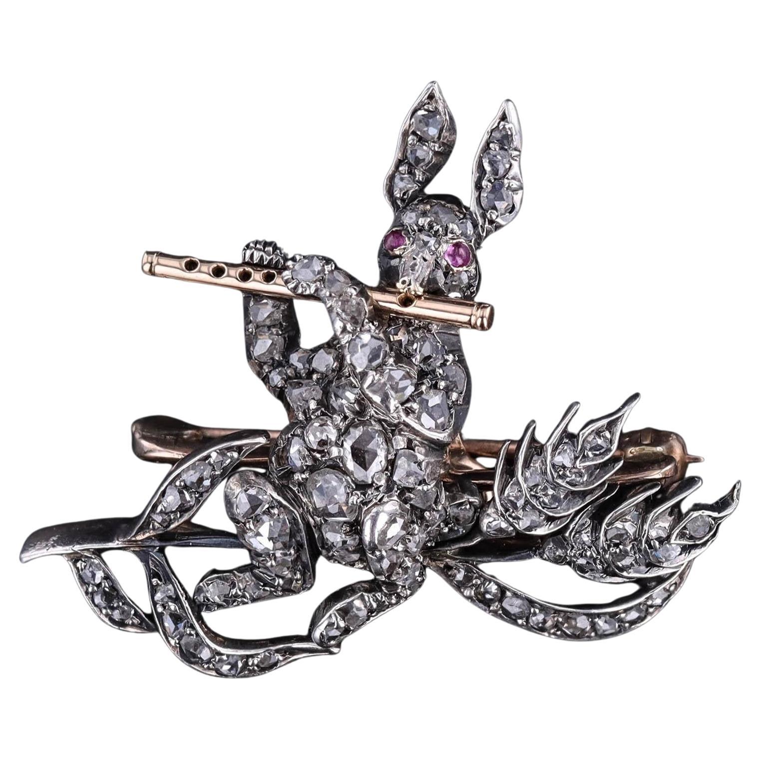 Antiguo broche de conejo de diamantes de plata y oro de 10 quilates