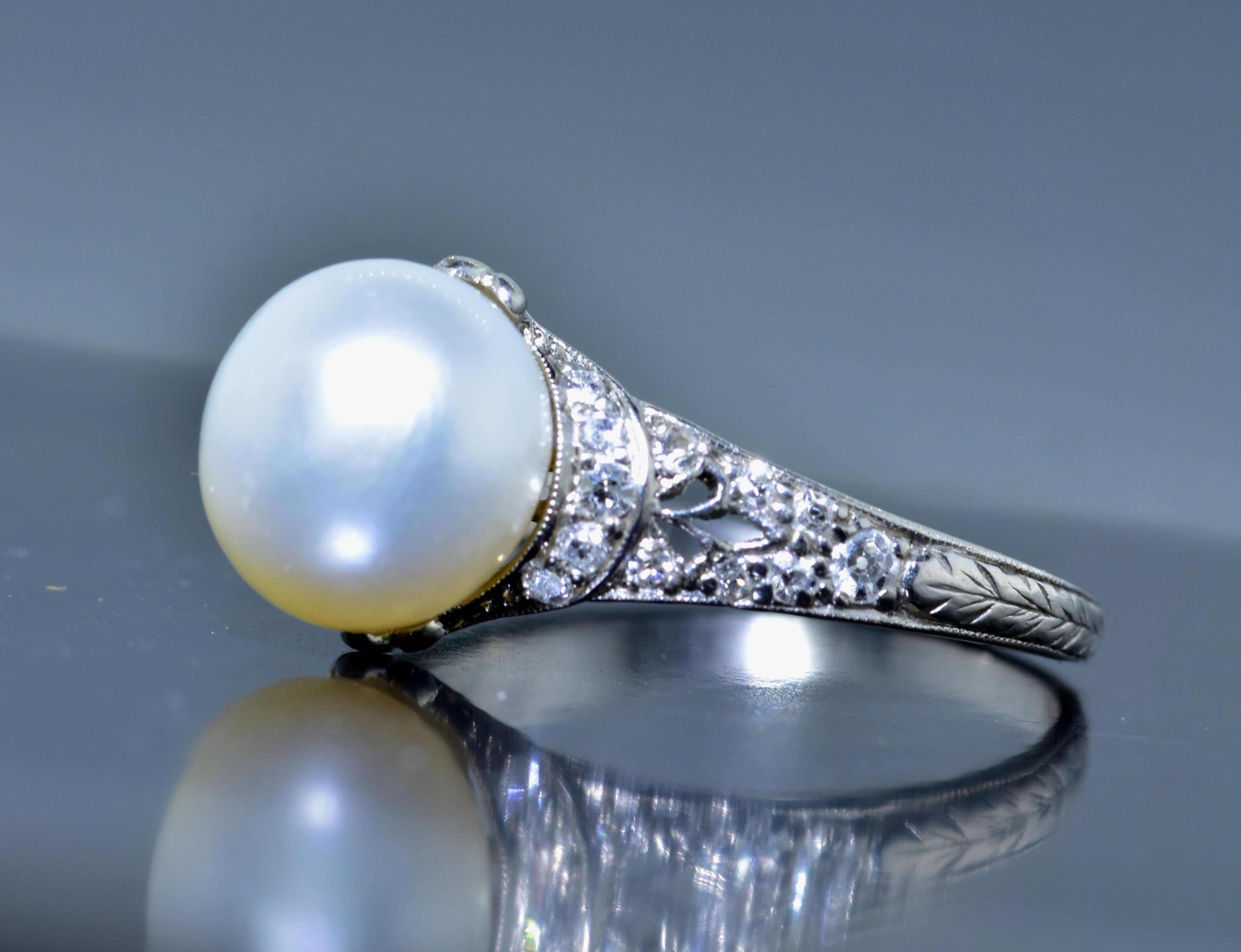 Antique Diamond Ring Centering a Natural Pearl GIA Certified, circa 1910 In Excellent Condition In Aspen, CO