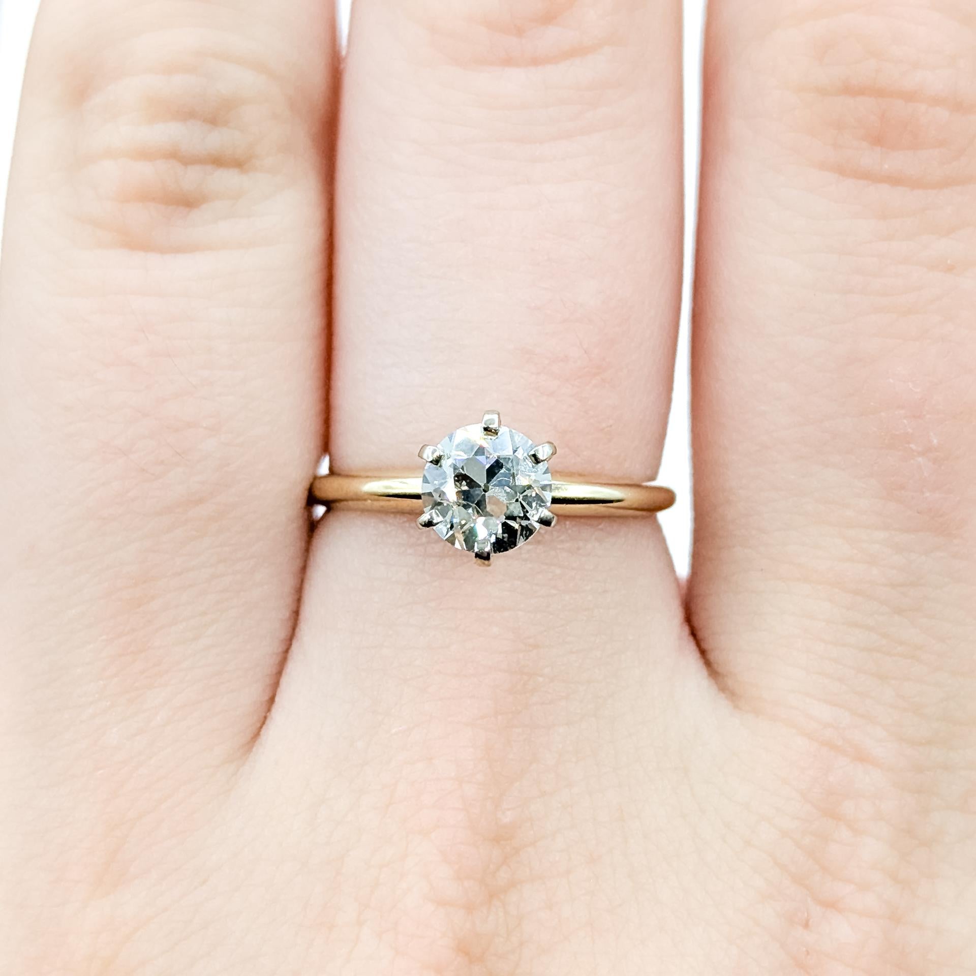 Bague ancienne en or jaune 14k avec diamant Pour femmes en vente