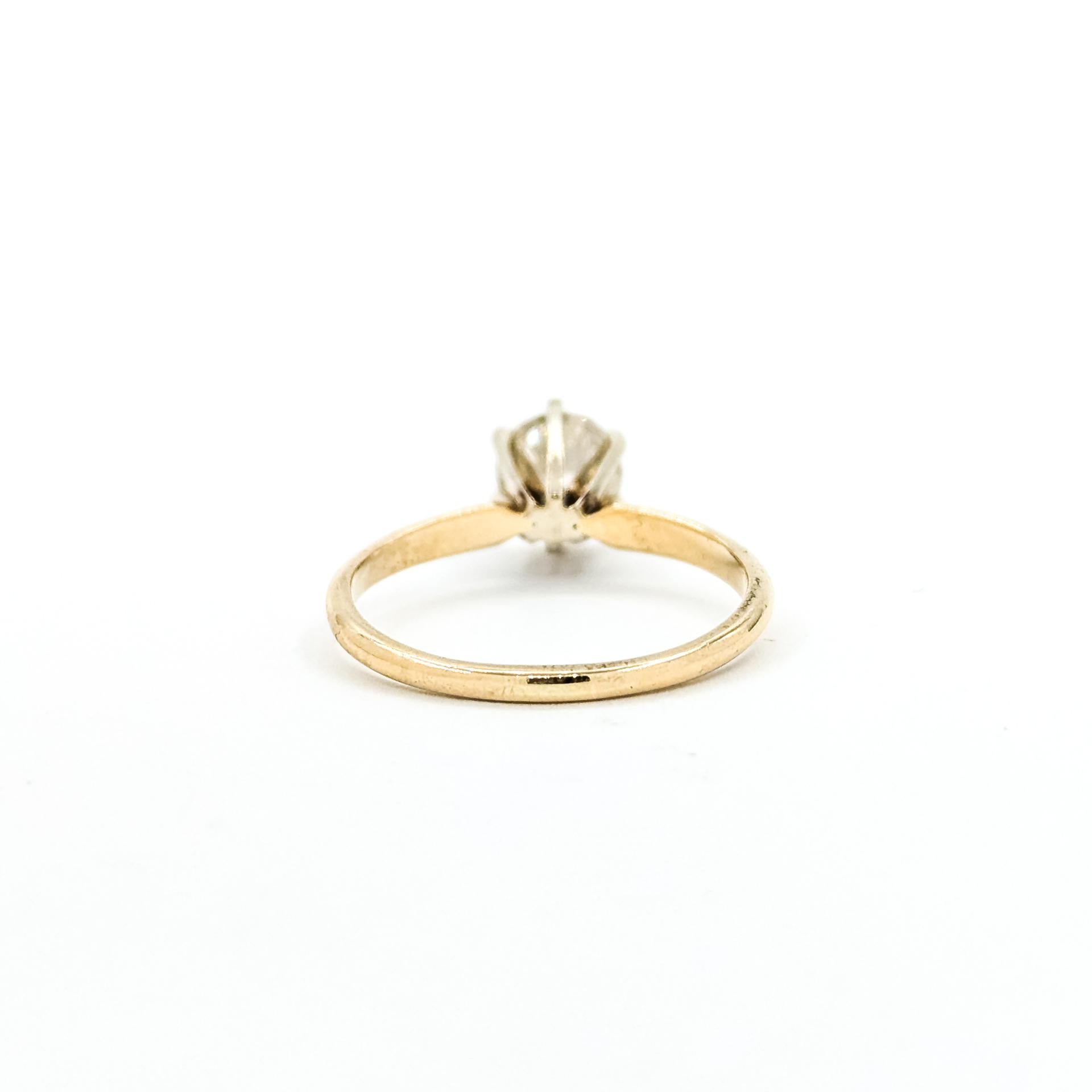Bague ancienne en or jaune 14k avec diamant en vente 2