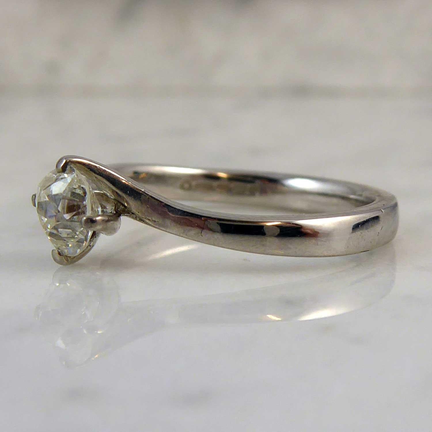 18 carat engagement ring