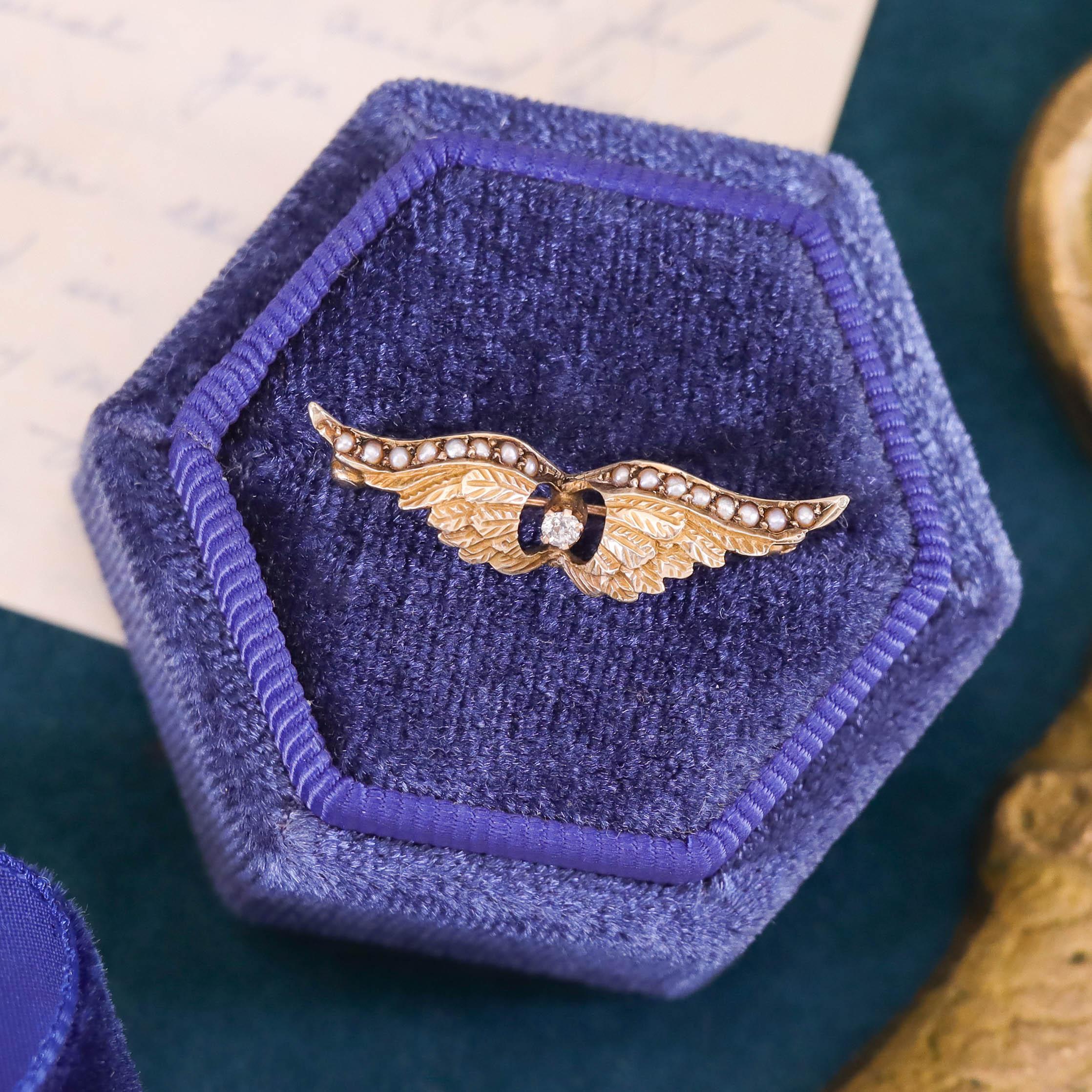 Round Cut Antique Diamond Rings Brooch of 10k Gold For Sale