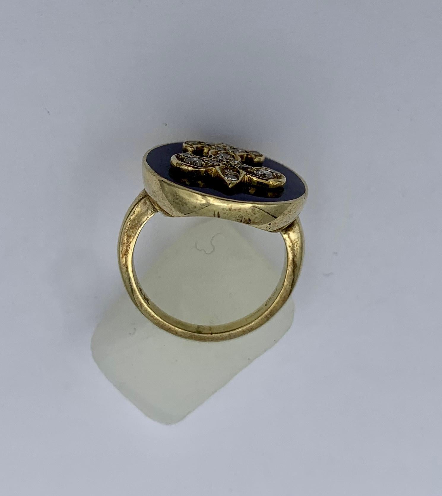 Antique Diamond Royal Blue Enamel Fleurs De Lis Ring 14 Karat Gold In Good Condition For Sale In New York, NY