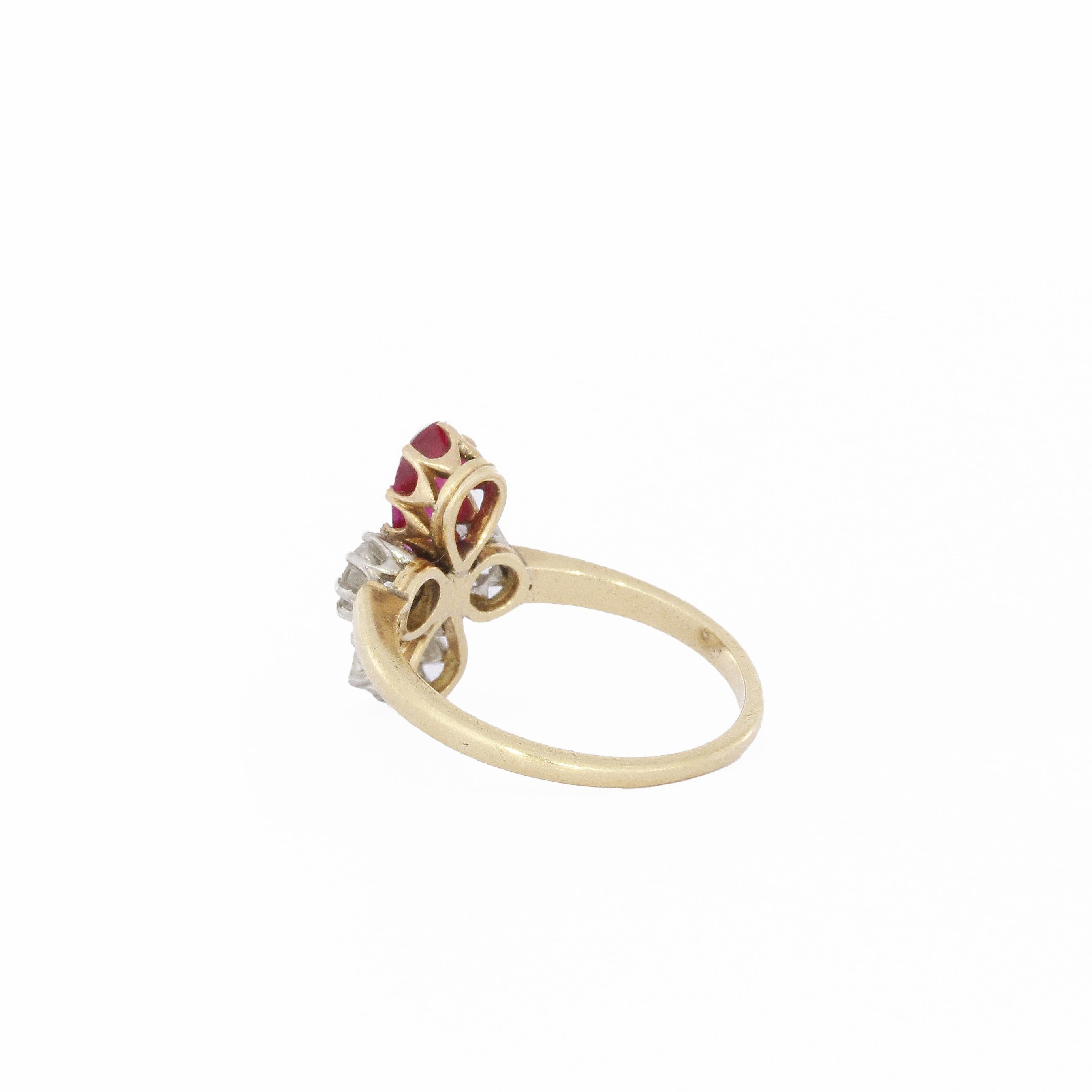 Antiker Diamant-Rubin-Gelbgold-Ring (Alteuropäischer Schliff) im Angebot