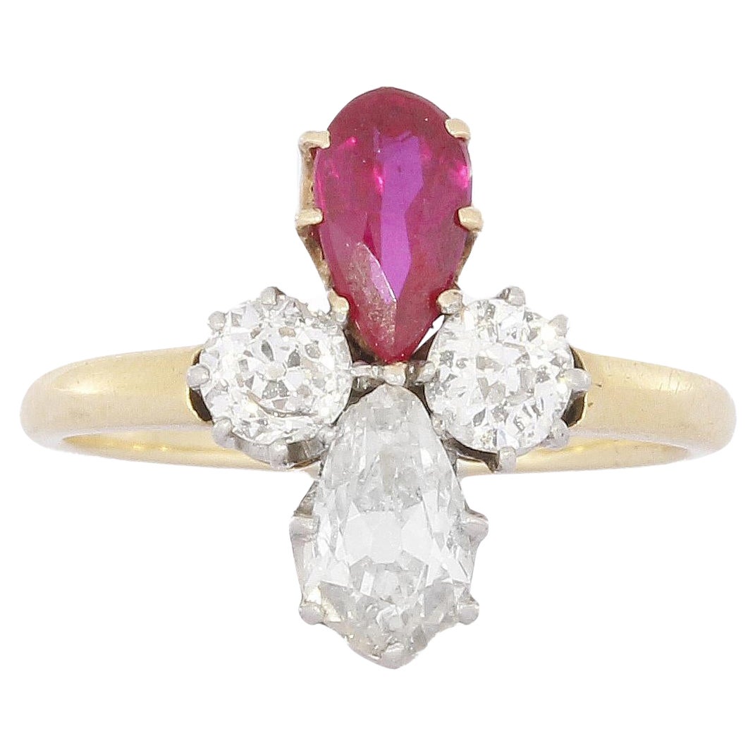 Anello antico in oro giallo con diamante e rubino