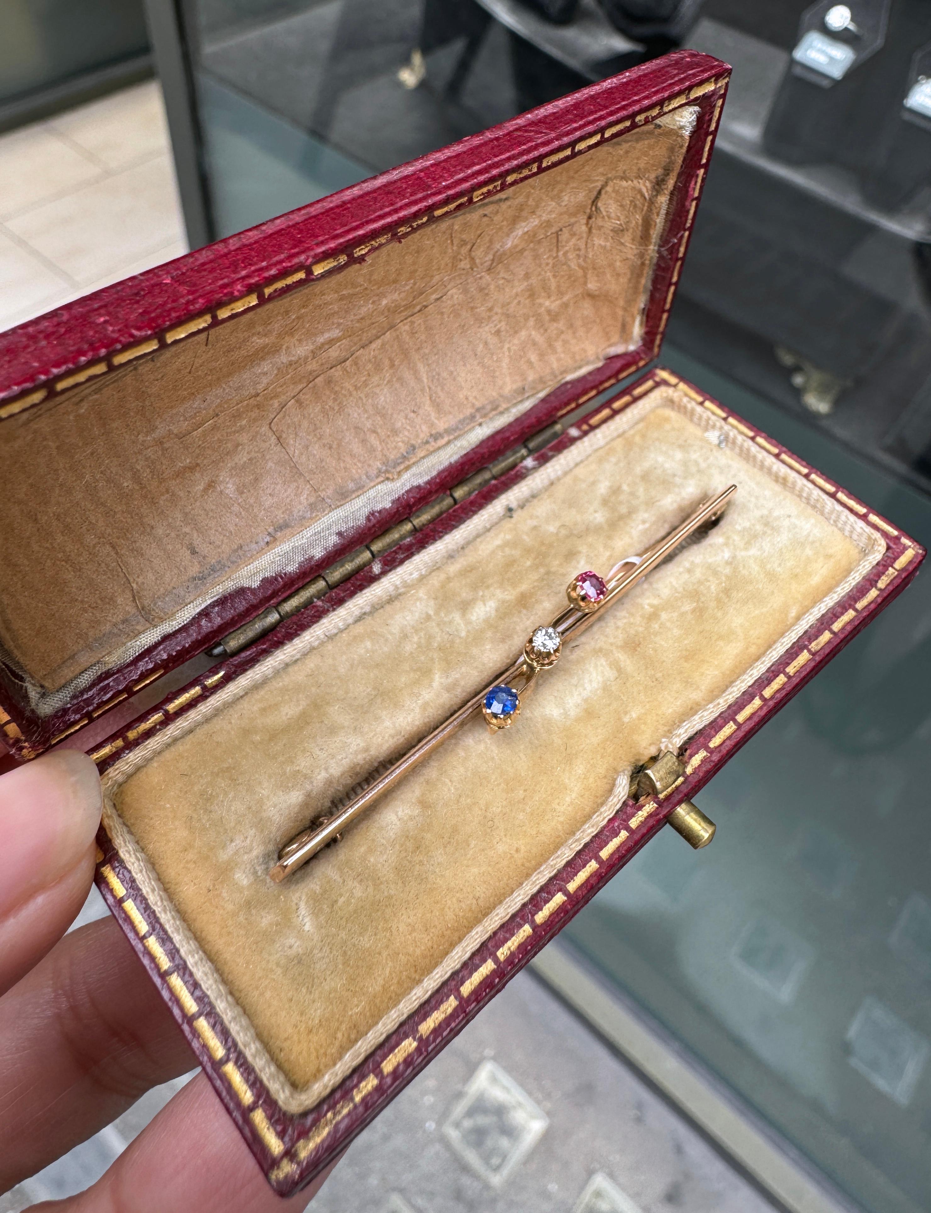 Antique Diamond, Sapphire & Ruby 9 Carat Rose Gold Bar Brooch, c.1910 In Good Condition For Sale In London, GB