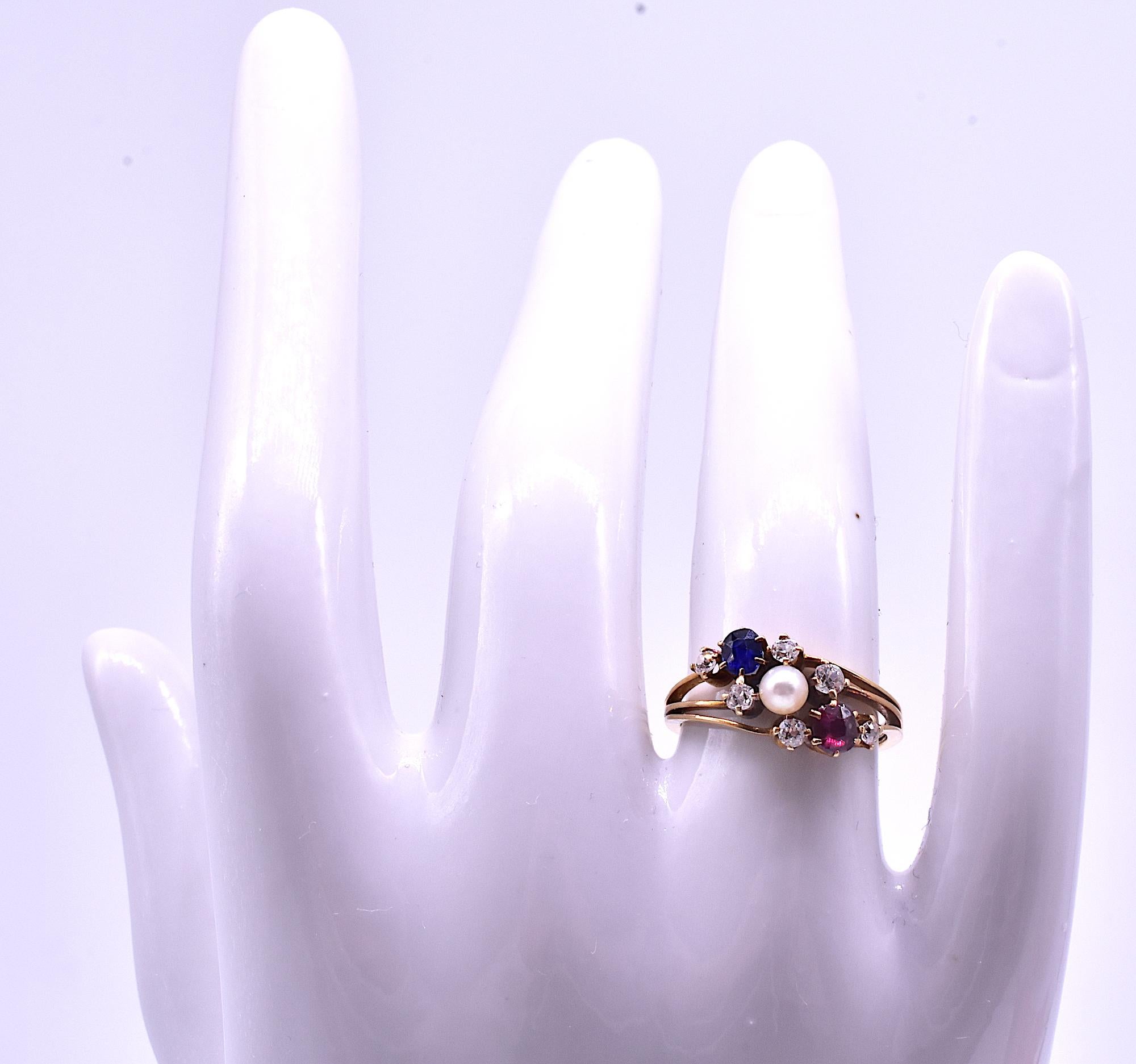 Antiker antiker dreireihiger Diamant-Saphir-, Rubin- und Perlenring 1