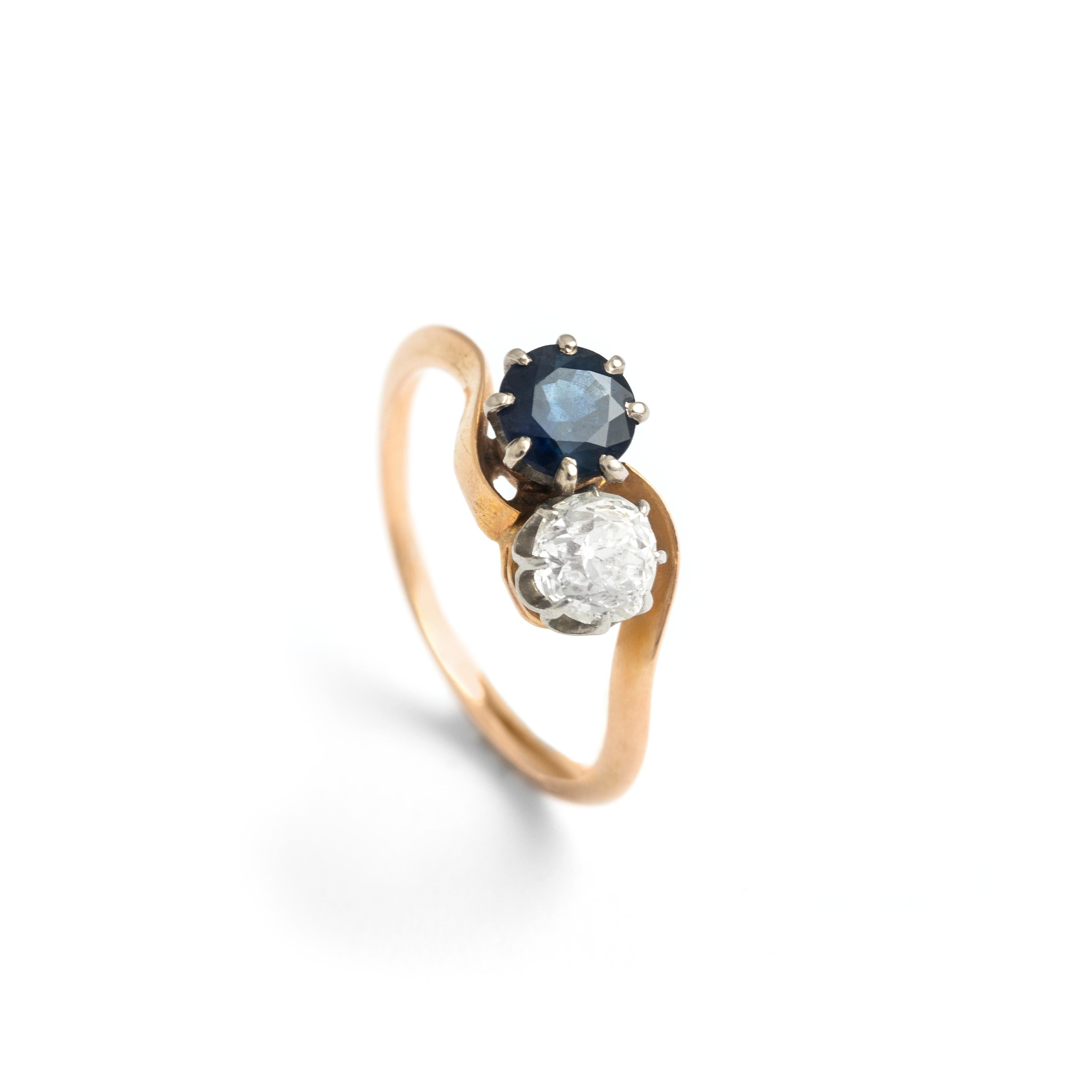 Antique Diamond Sapphire Toi et Moi Crossover Gold Ring For Sale 2