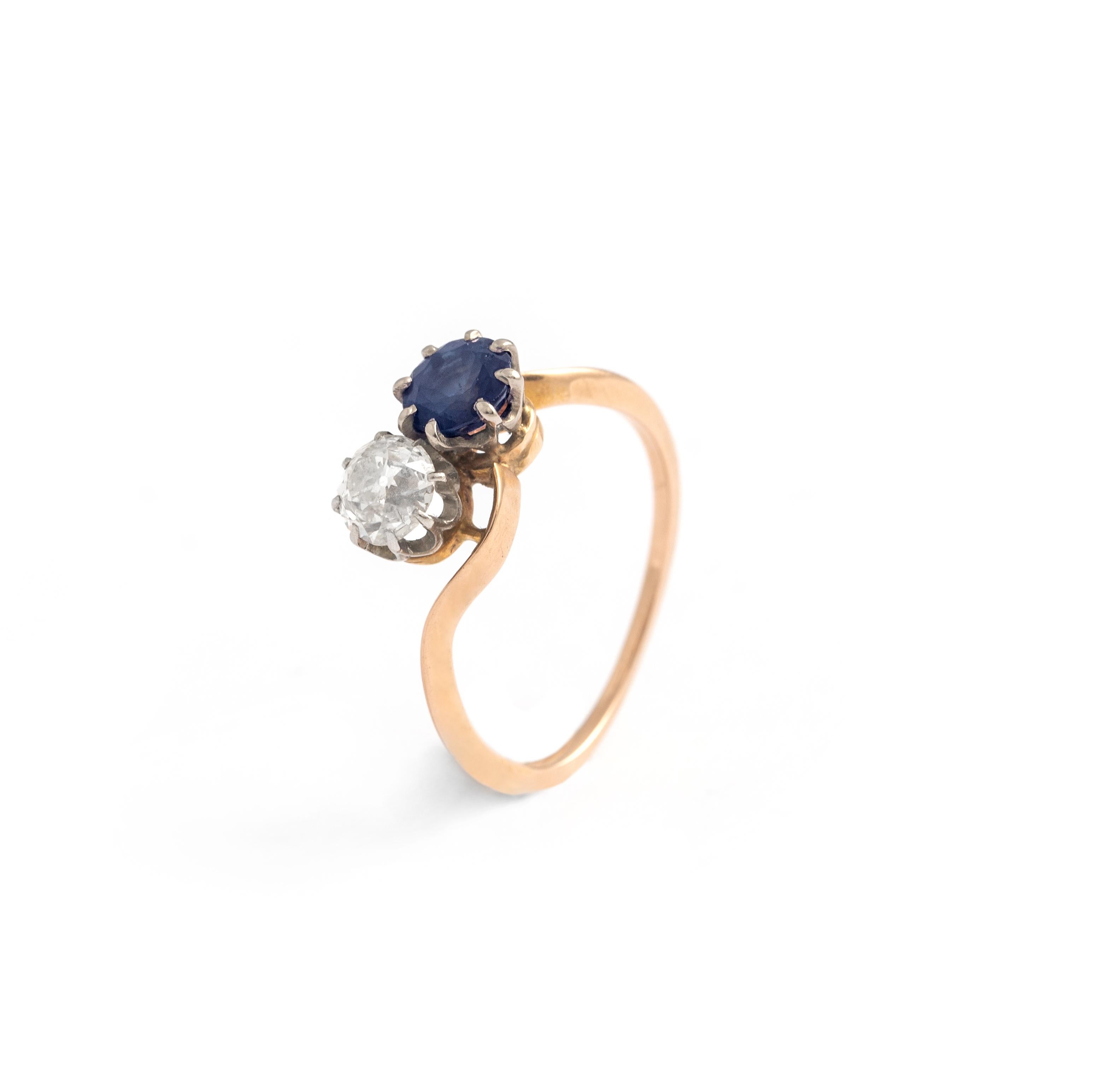Antique Diamond Sapphire Toi et Moi Crossover Gold Ring For Sale 3