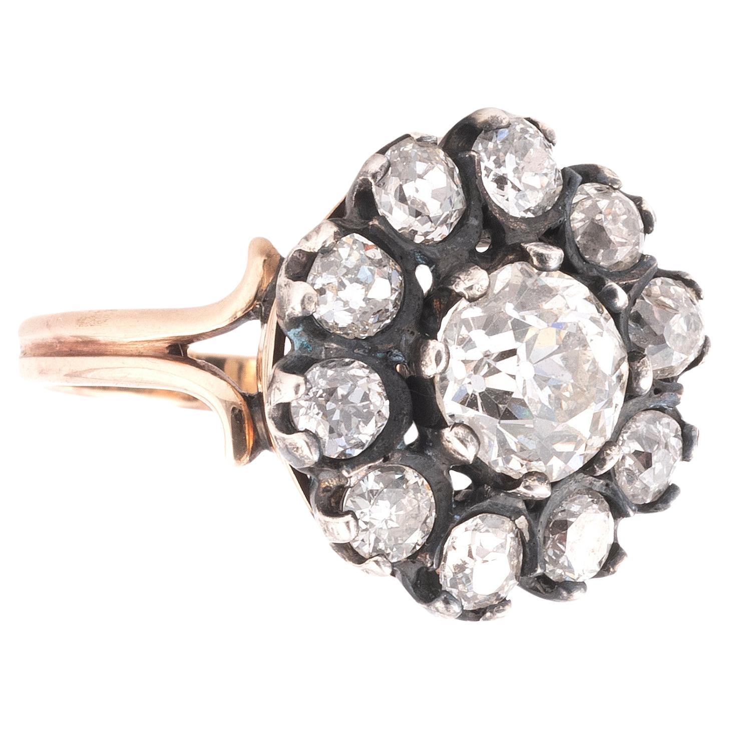 Antique Diamond Set Cluster Floral Ring In Excellent Condition For Sale In Firenze, IT