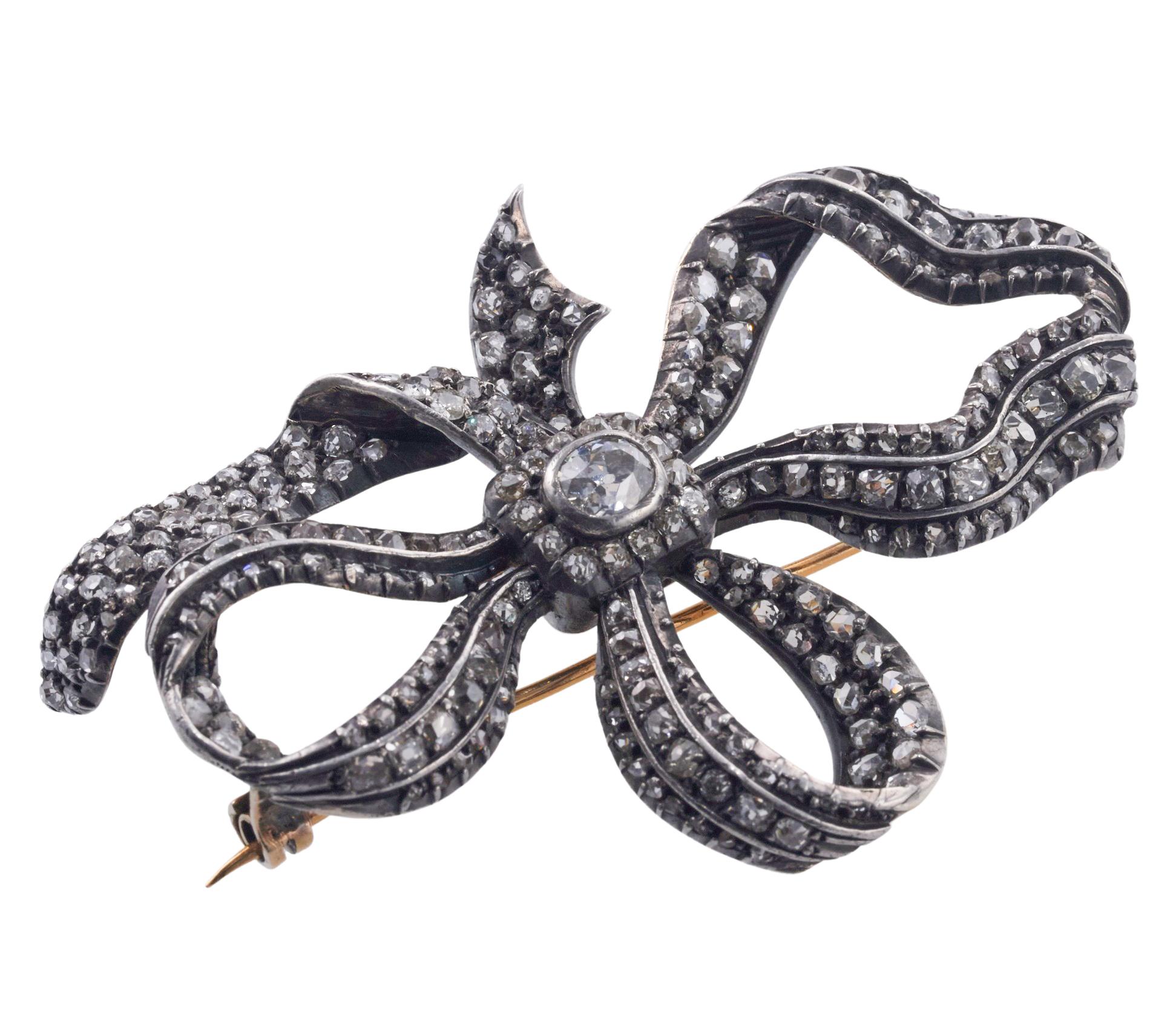 Antique Diamond Silver Gold Large Bow Brooch In Excellent Condition For Sale In New York, NY