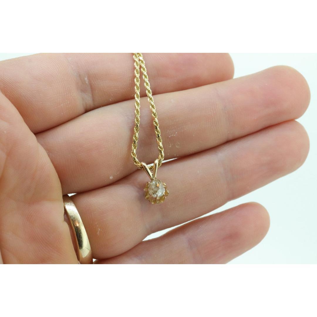 Pendentif solitaire en forme de coupe de beurre en diamant ancien, or 14 carats avec vieille mine en vente 4