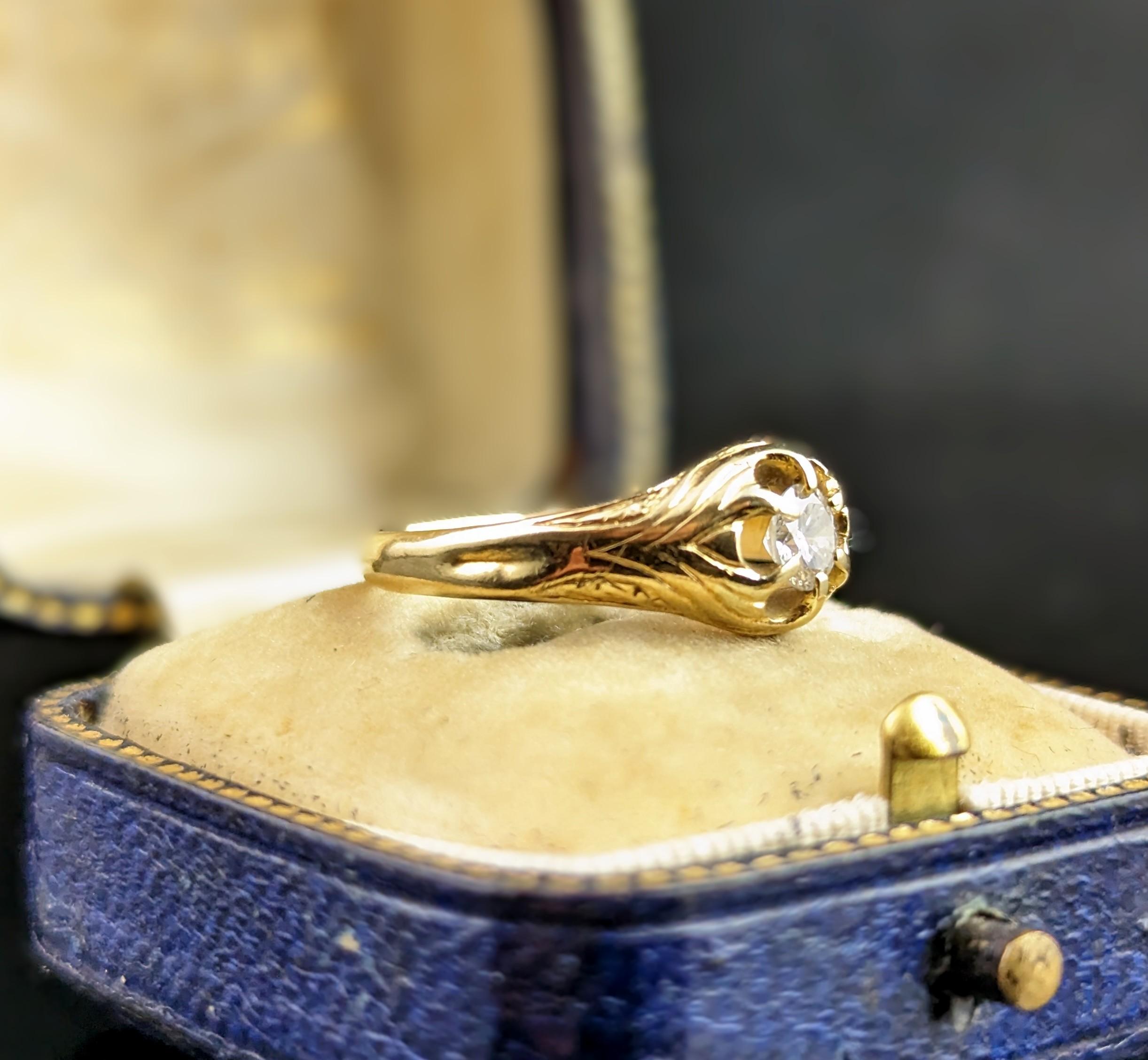 Antique Diamond Solitaire Ring, 18k Yellow Gold In Fair Condition For Sale In NEWARK, GB