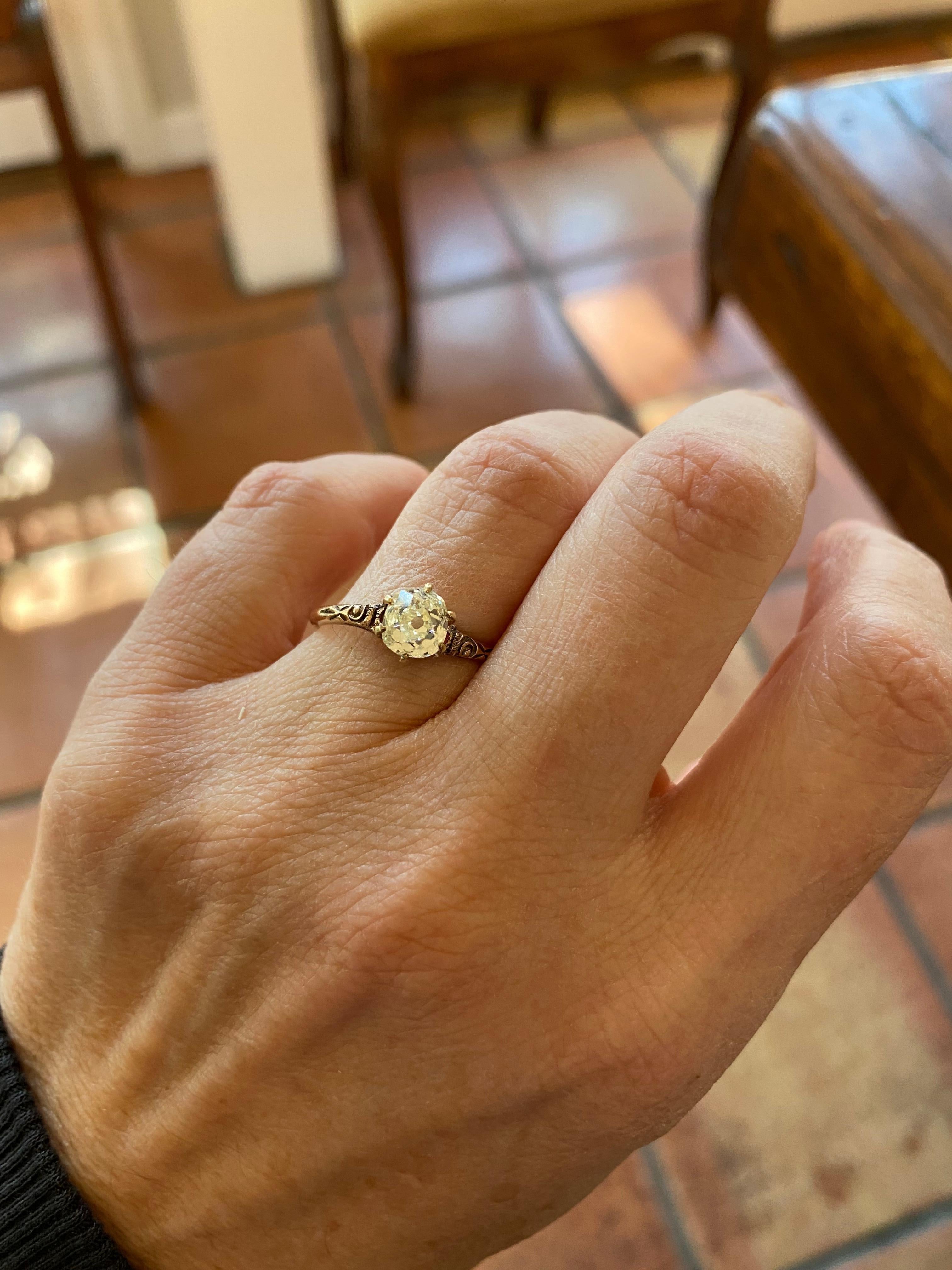 Women's Antique Diamond Solitaire Ring For Sale