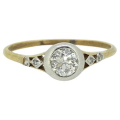 Antiker Solitär-Ring mit Diamant