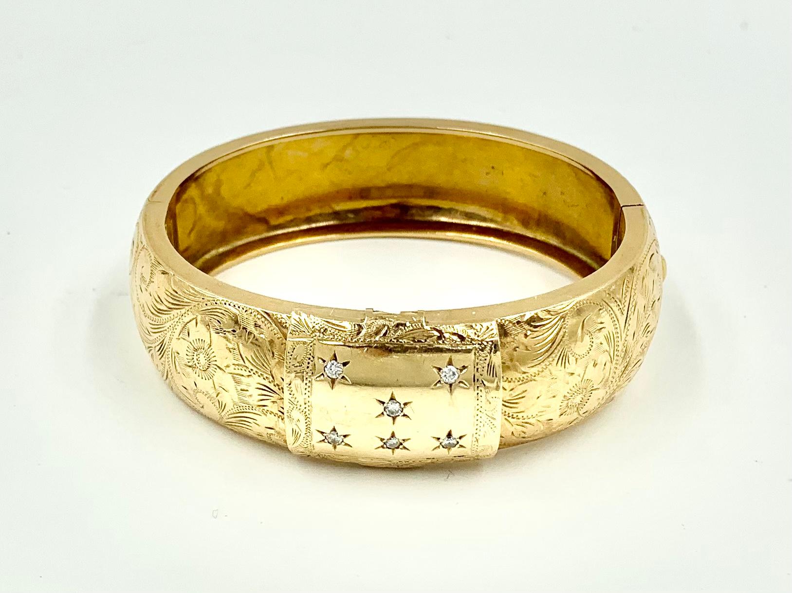 Bracelet secret ancien en or jaune 14 carats gravé d'une étoile de diamants et d'une fleur  Unisexe en vente