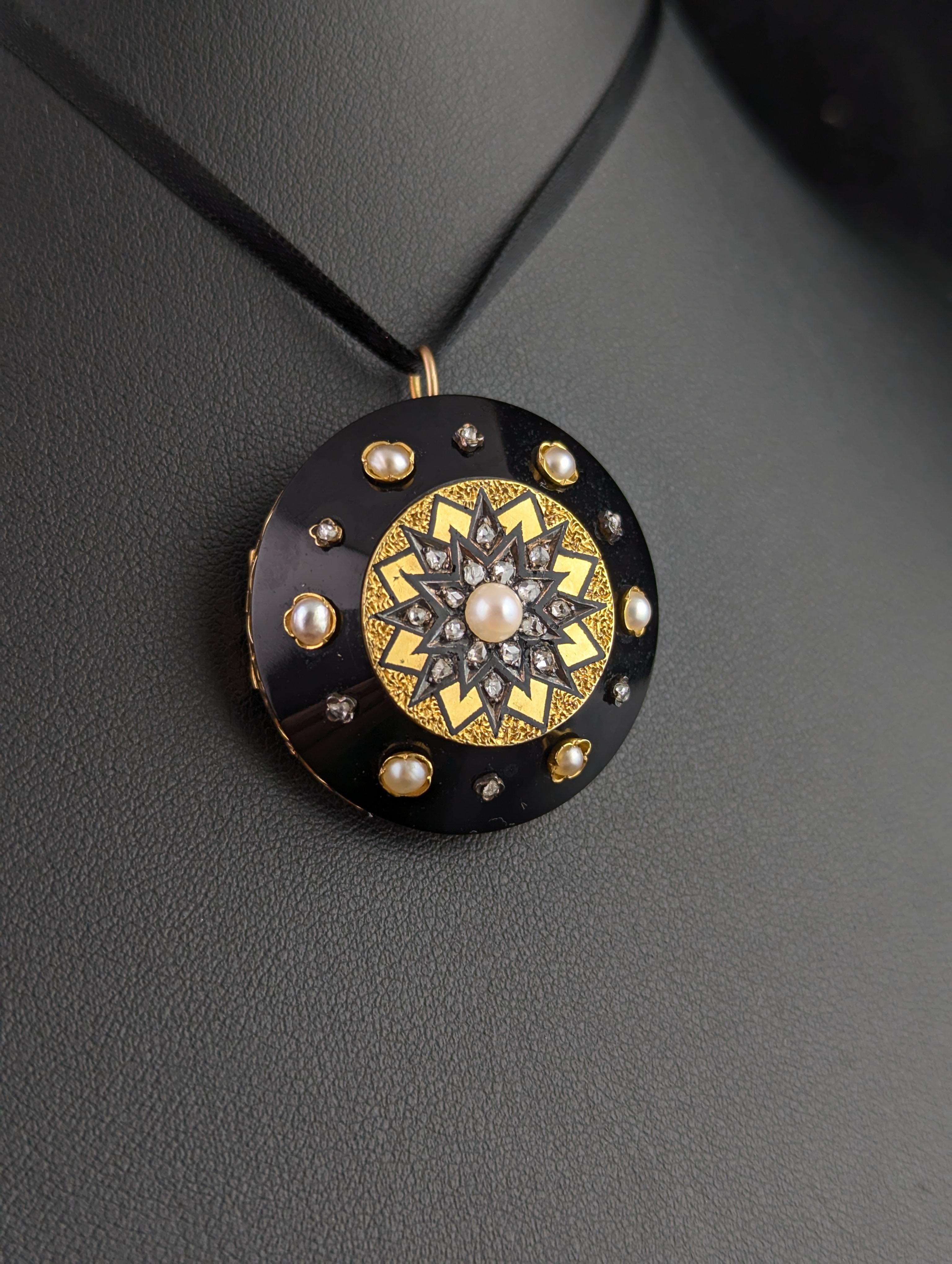 Rose Cut Antique Diamond Star pendant brooch, 15k gold, Onyx and black enamel