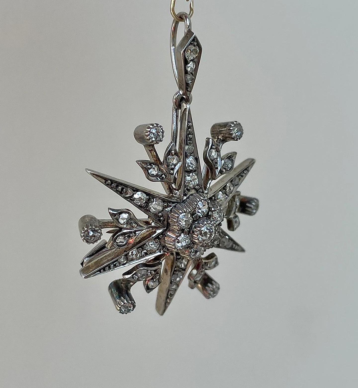 Delightful Antique Diamond Floral Starburst Pendant Brooch 18ct Yellow Gold & White Gold Setting



darling starburst brooch, she sparkles in the sunlight!



The item comes without the box in the photos but will be presented in gift box