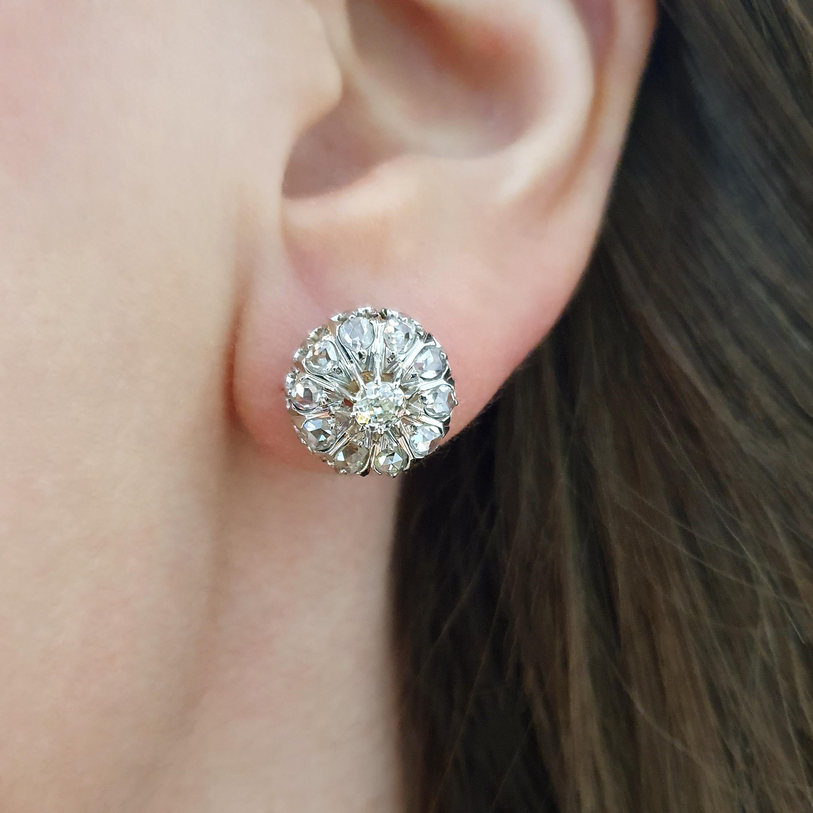 Antique Diamond Studs Earrings In Good Condition For Sale In Geneva, CH