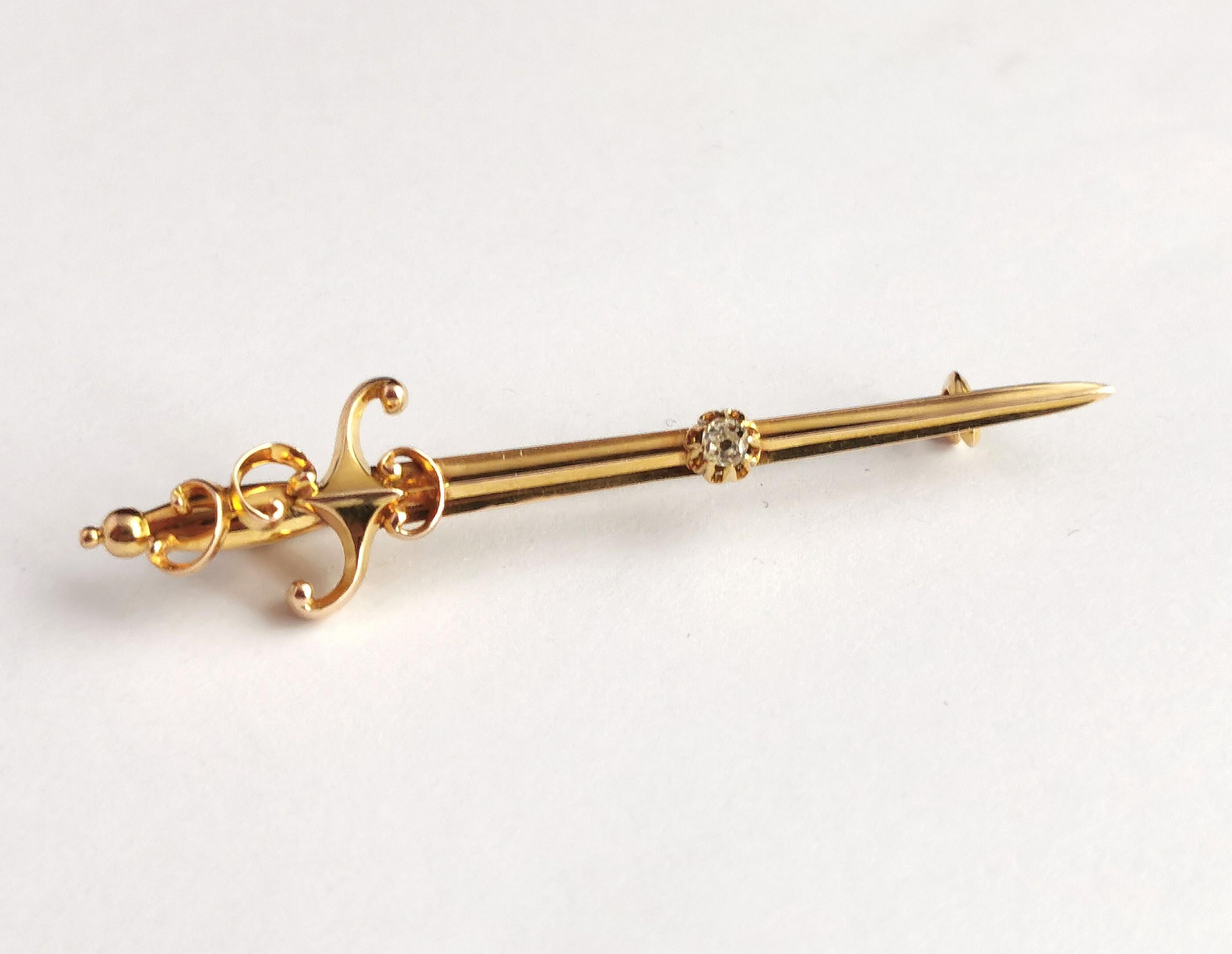 Broche épée ancienne en or jaune 9 carats et diamants, style édouardien en vente 9