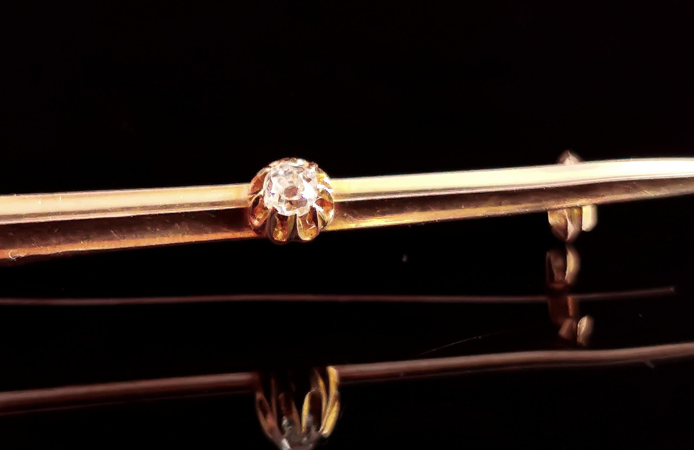 Broche épée ancienne en or jaune 9 carats et diamants, style édouardien Unisexe en vente