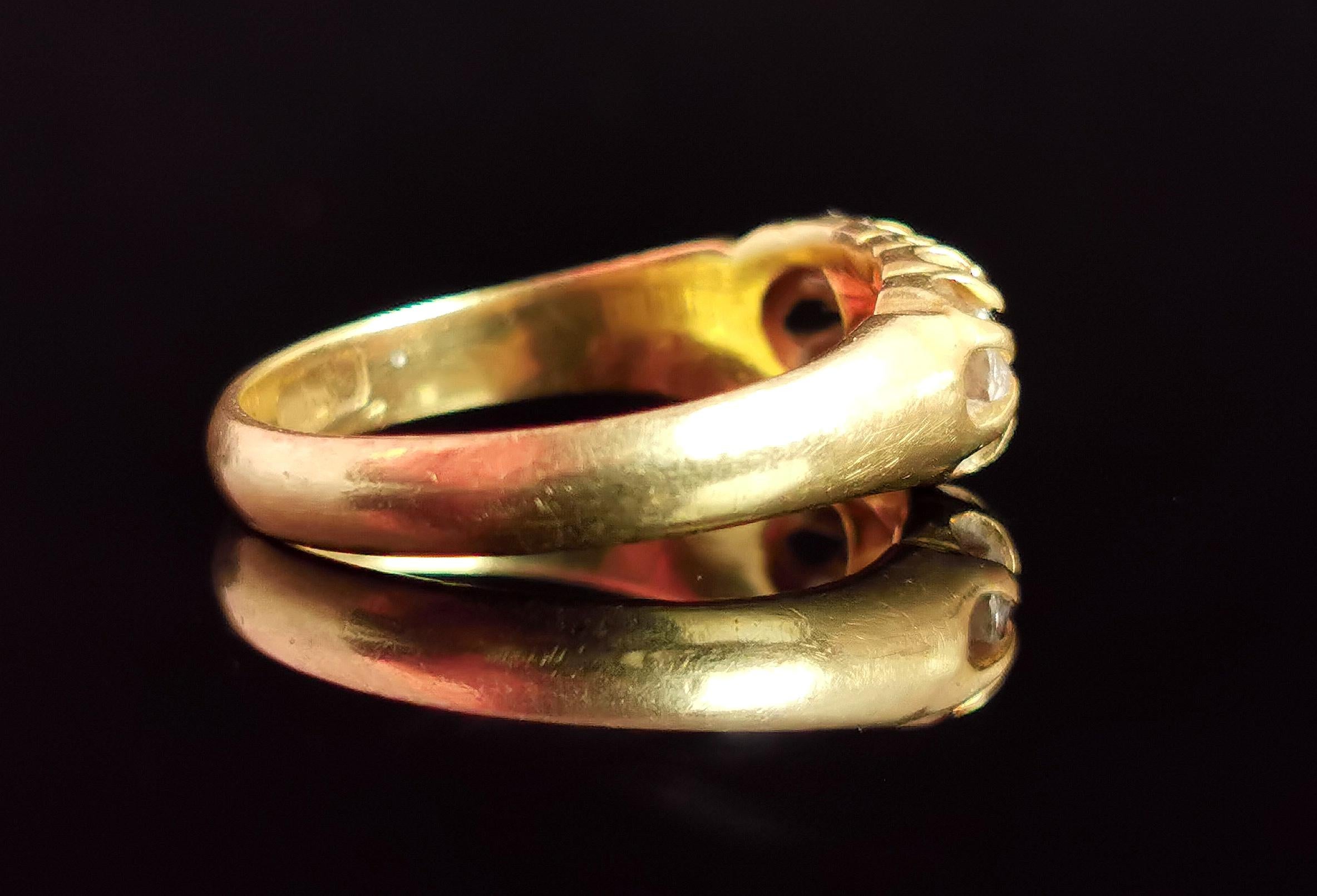 Antique Diamond three stone ring, 18k yellow gold, Edwardian  For Sale 5