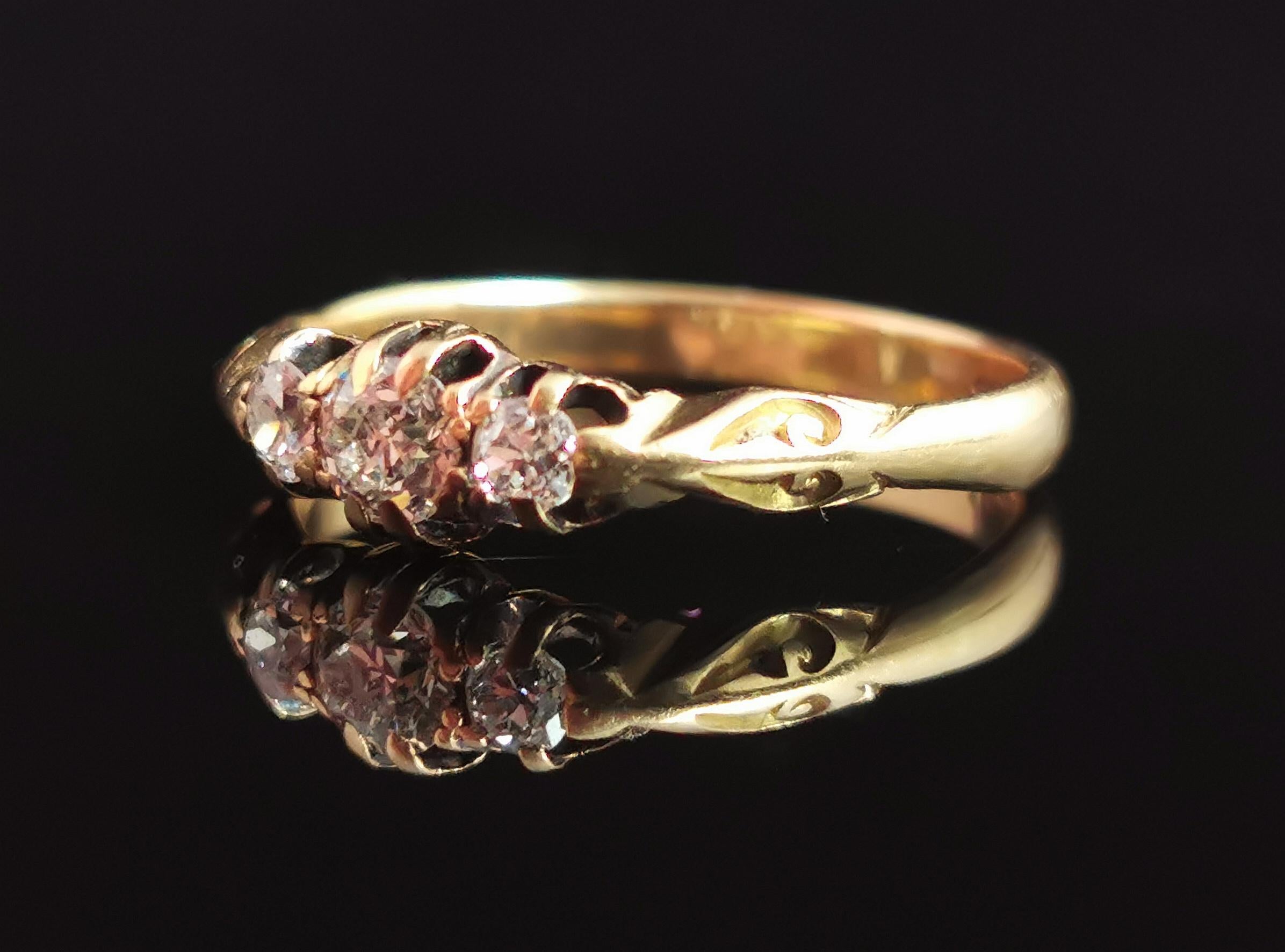 Antique Diamond Three Stone Ring, 18k Yellow Gold 3