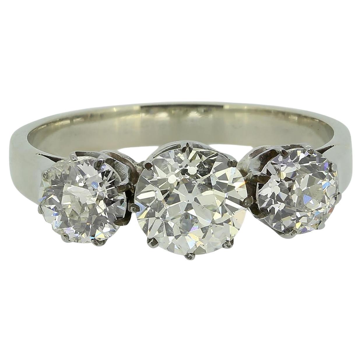 Antiker Diamantring mit drei Steinen